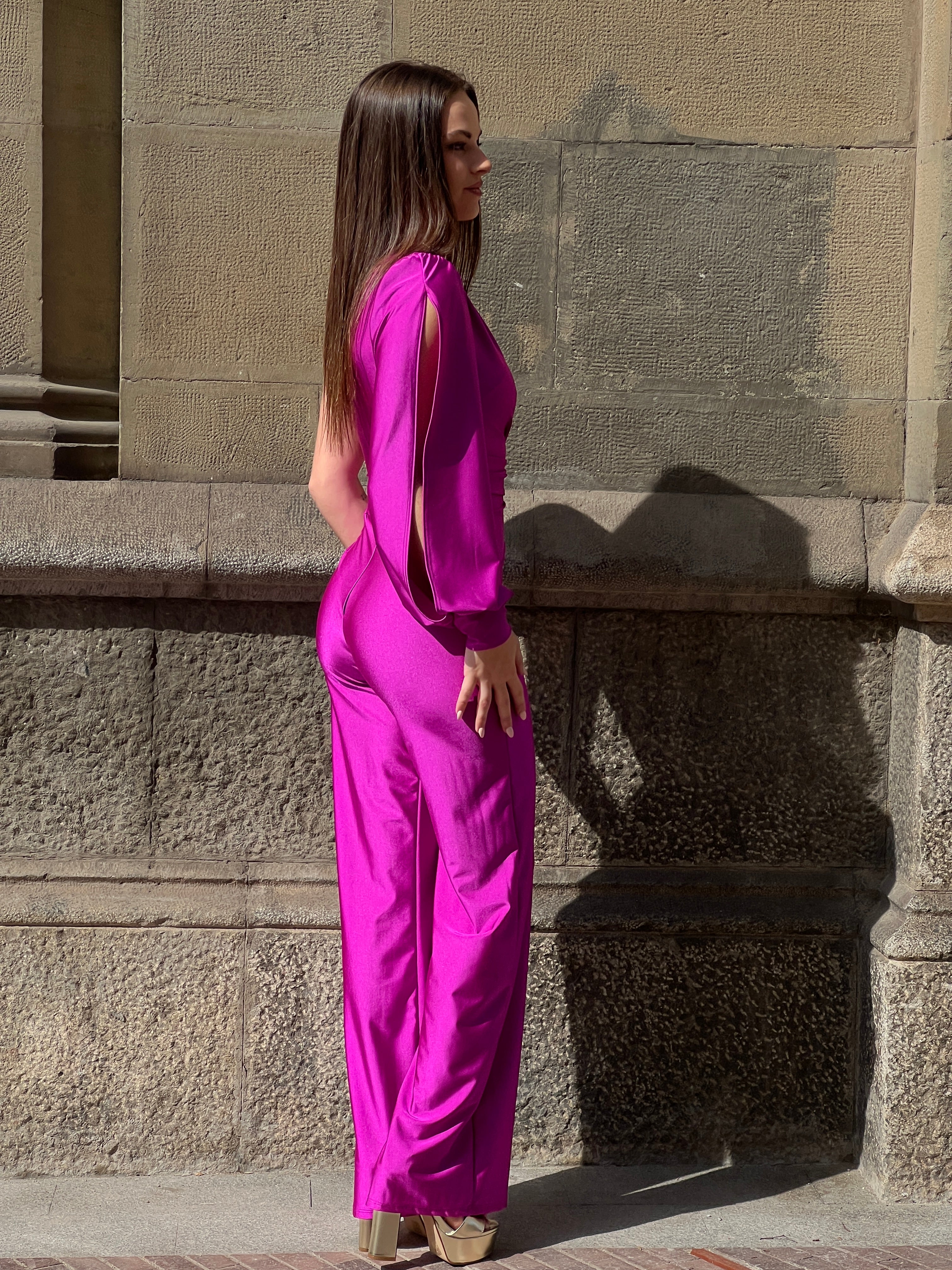 Macacão assimétrico de manga única