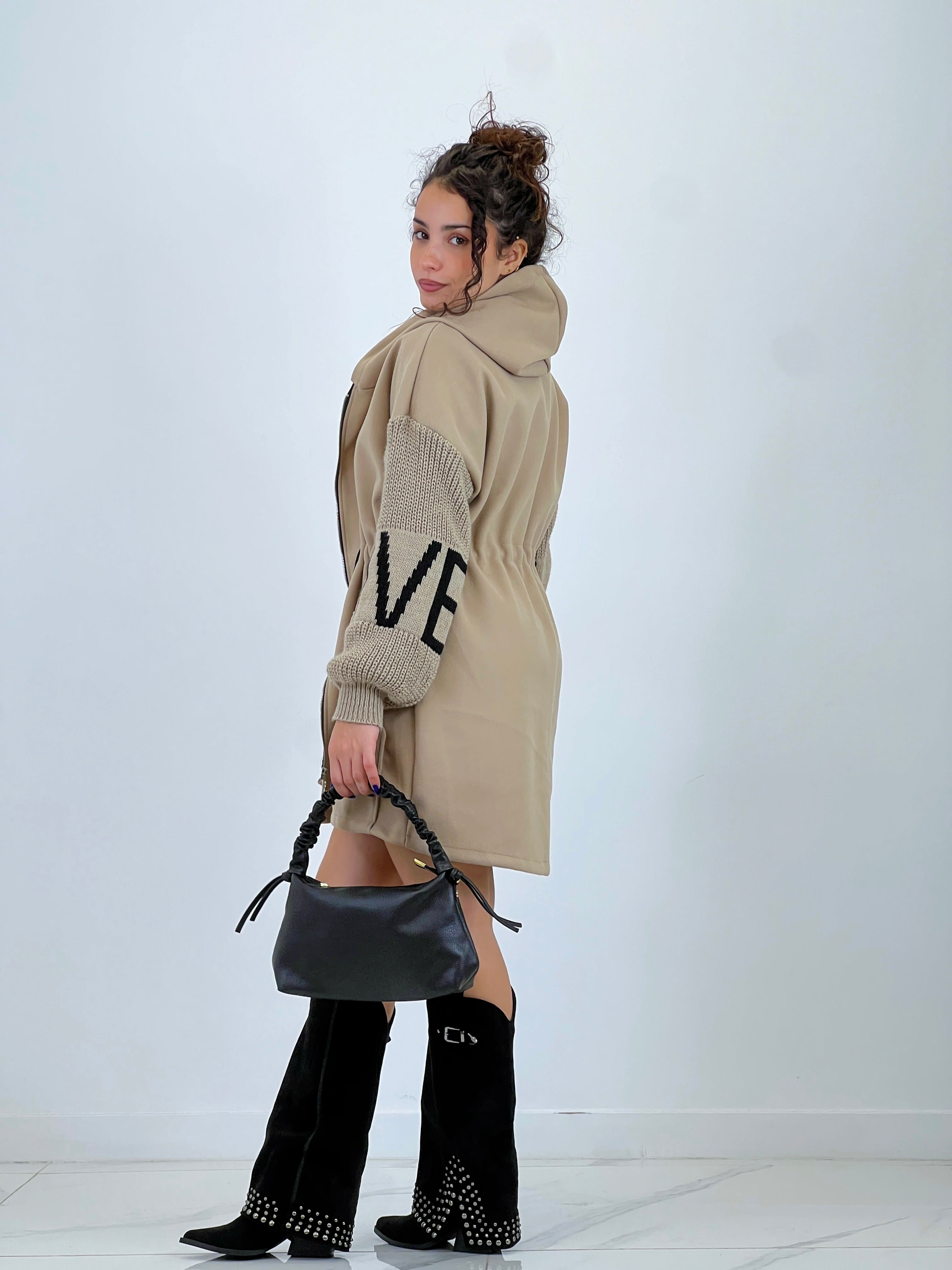 Abrigo Love mangas punto