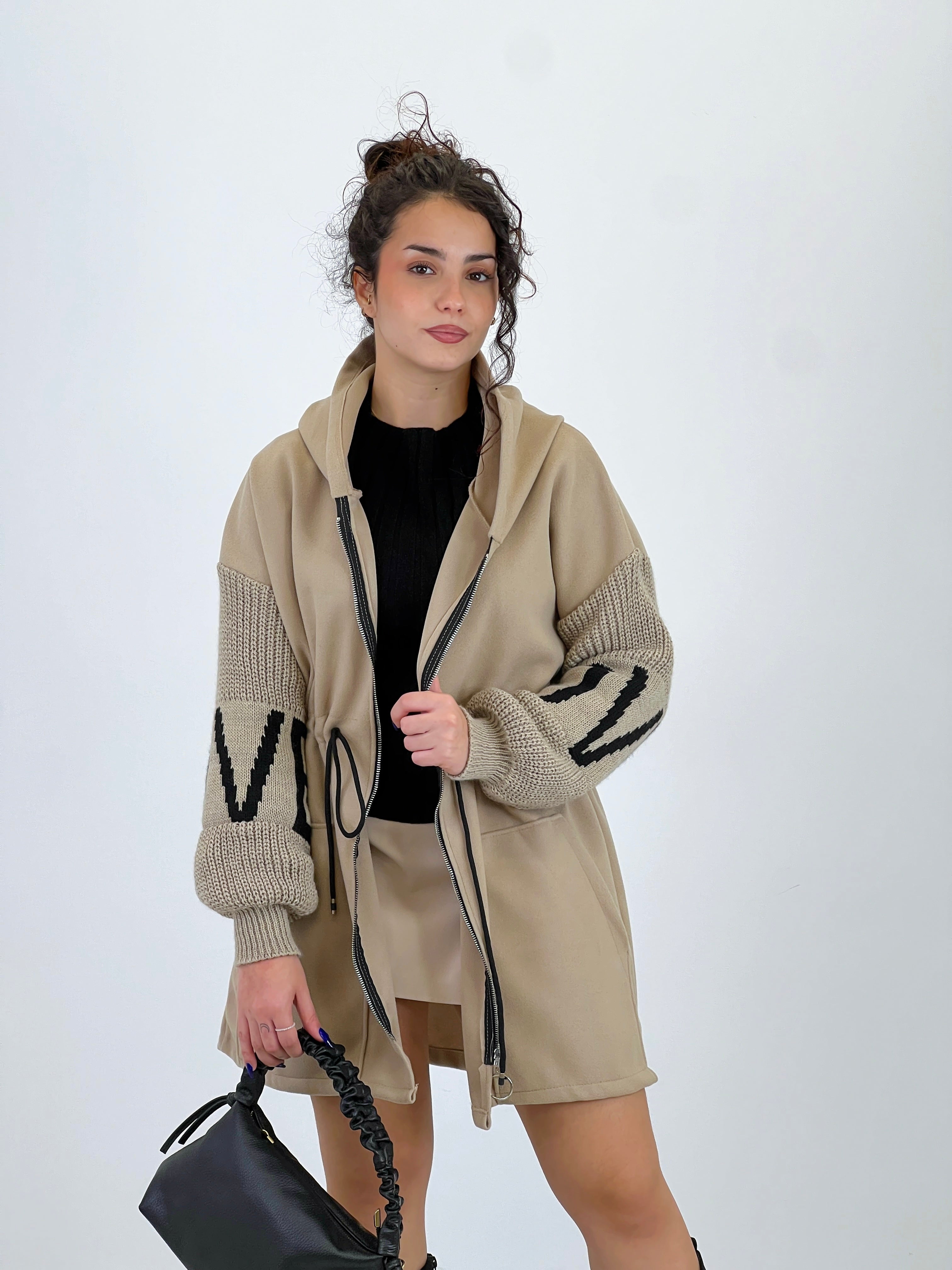 Abrigo Love mangas punto