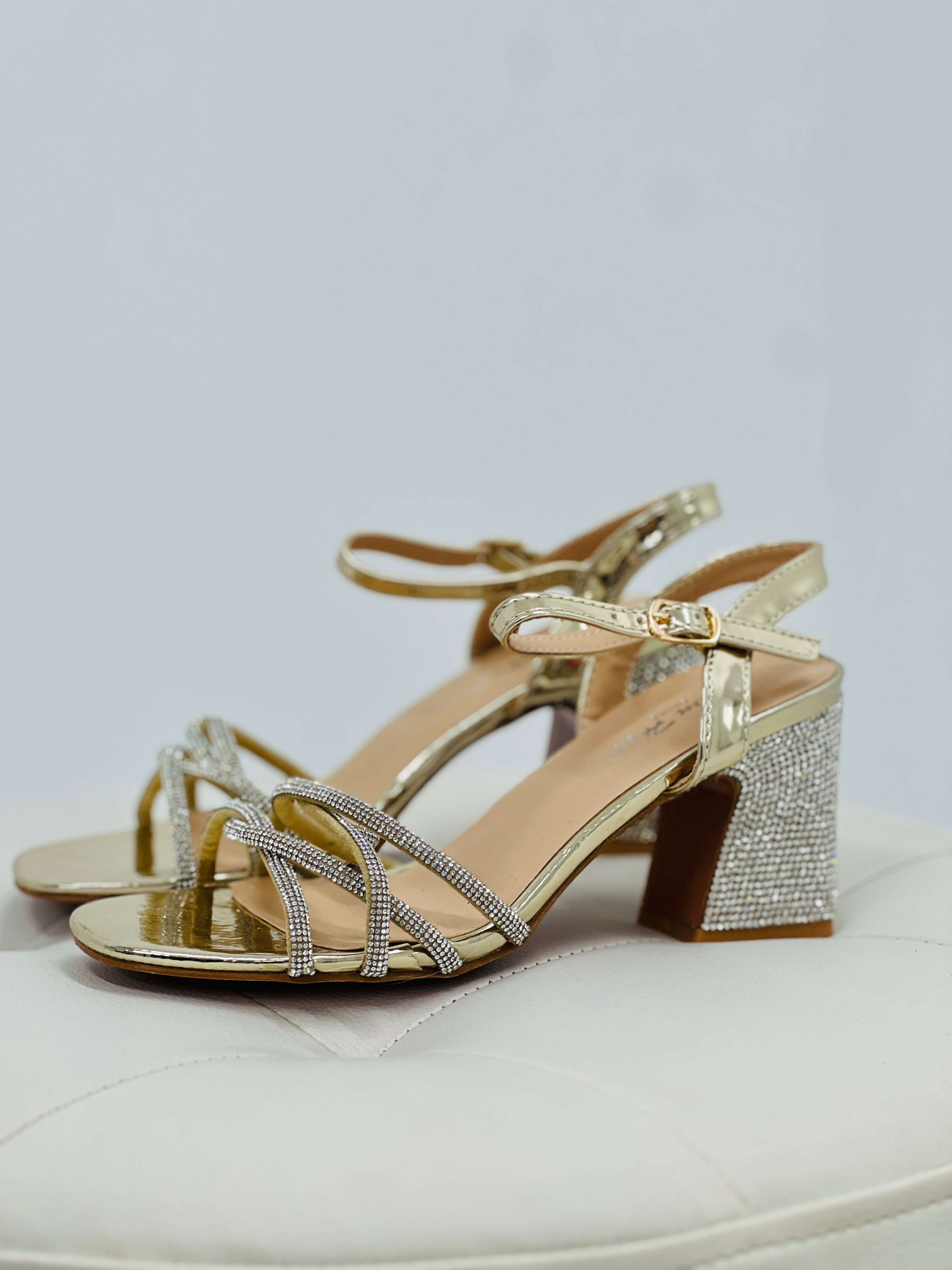 Sandalia tacón brillo Aria