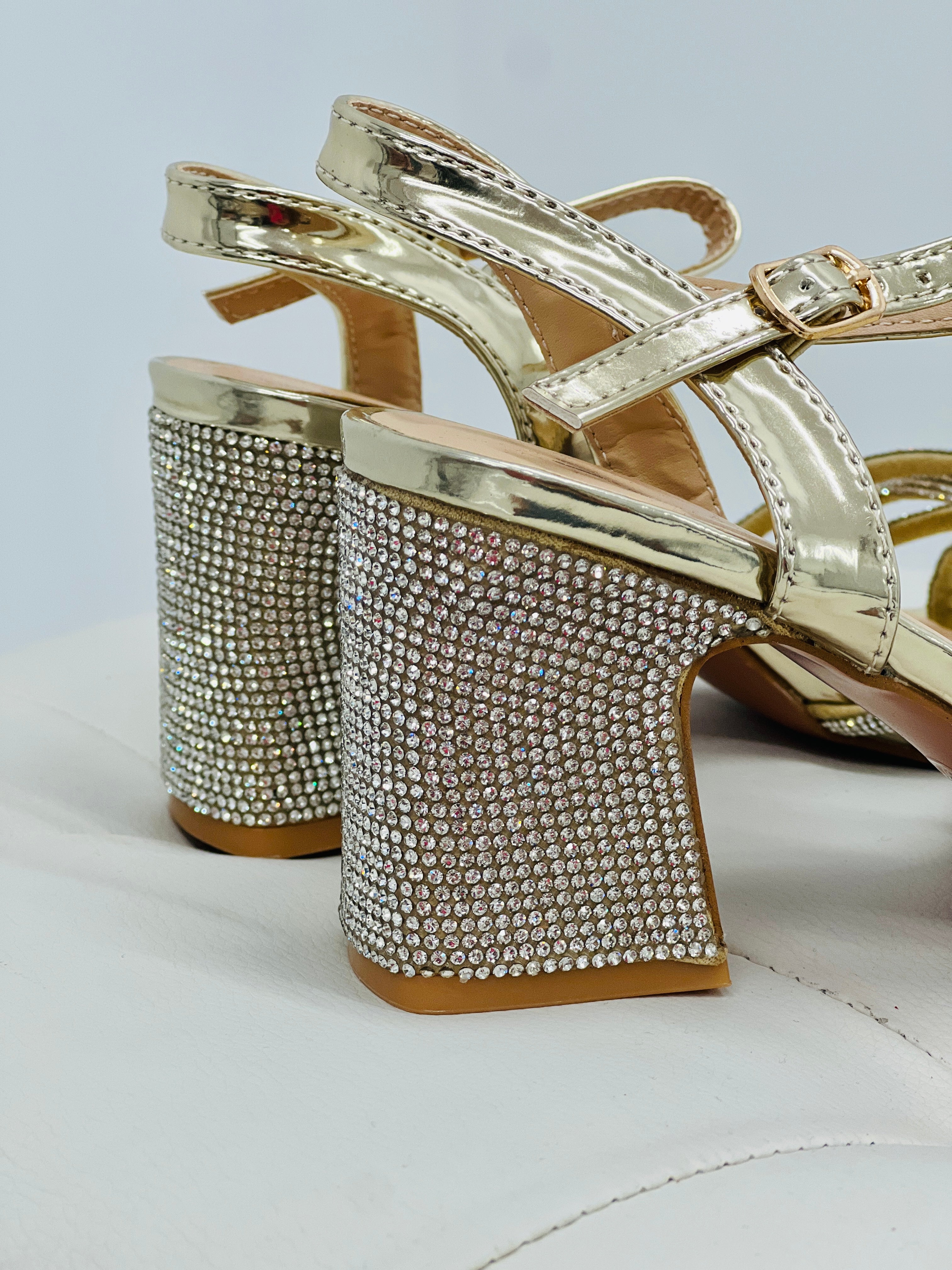 Sandalia tacón brillo Aria