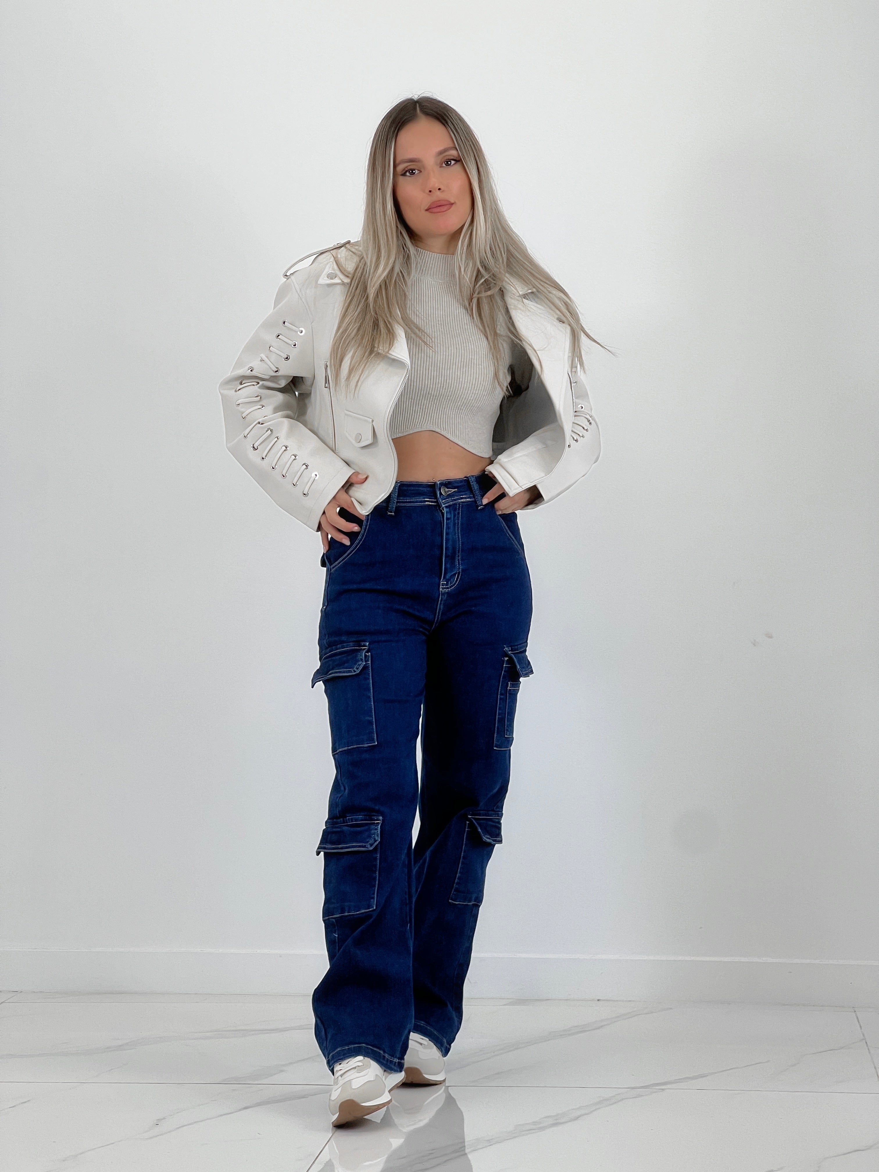 Chaqueta cropped efecto piel
