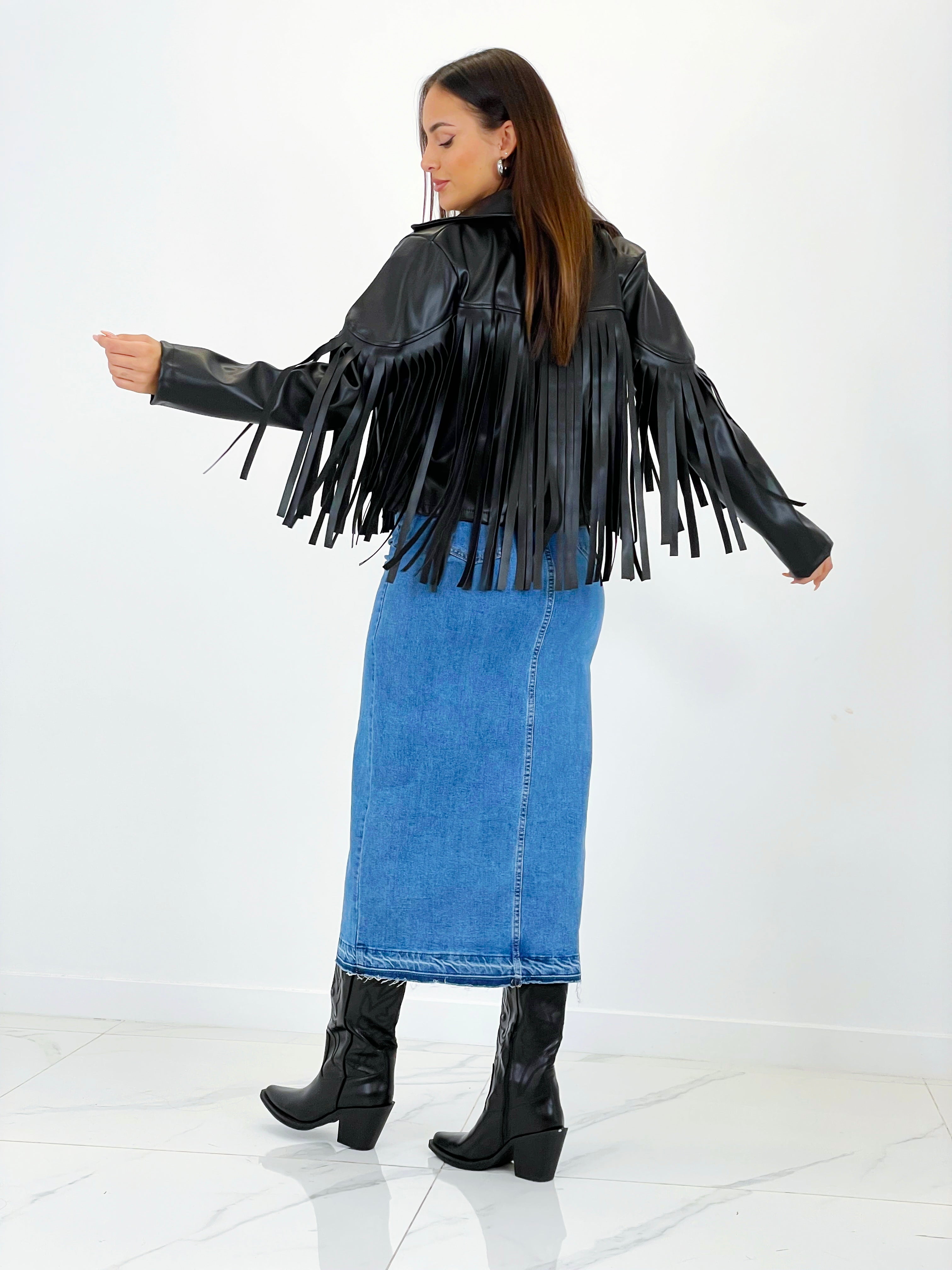 Chaqueta cropped flecos efecto piel