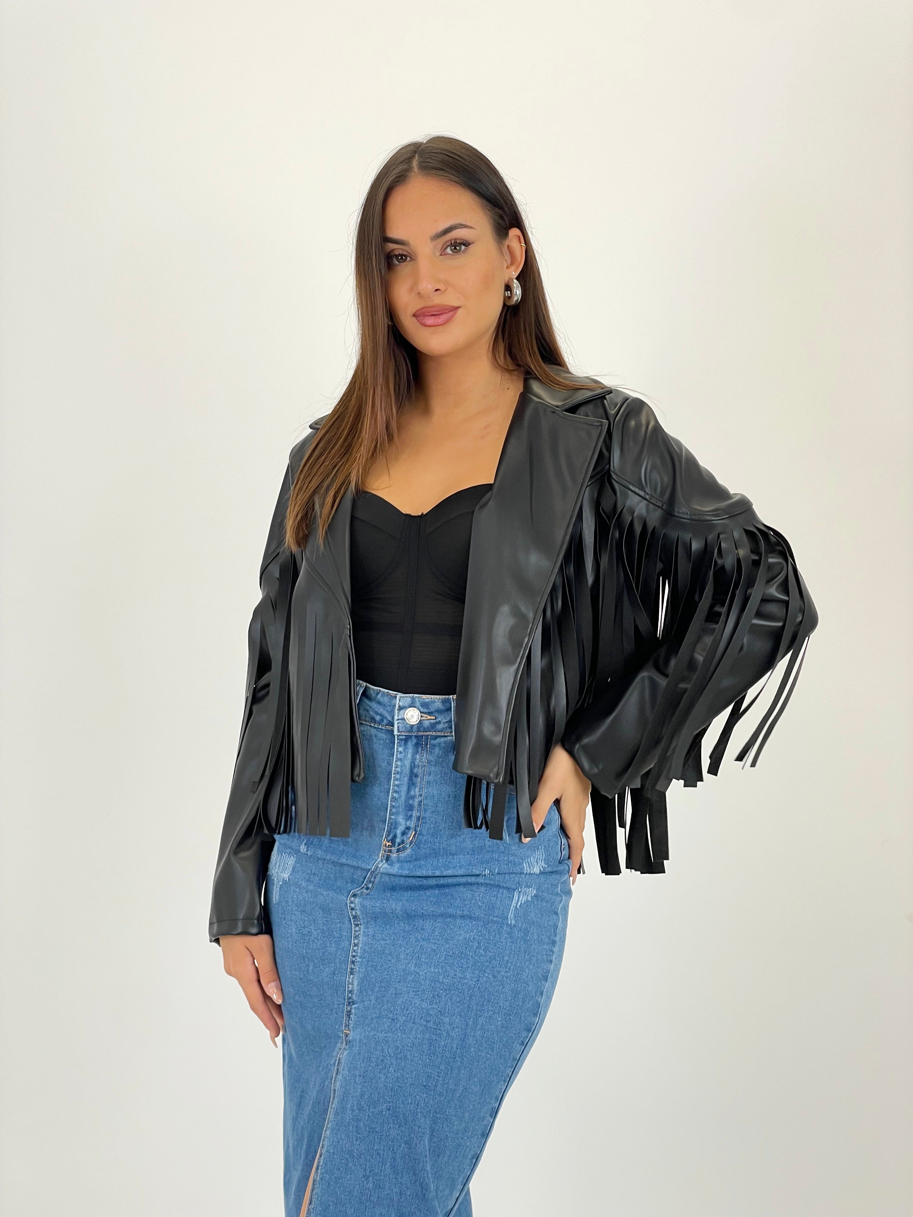Chaqueta cropped flecos efecto piel
