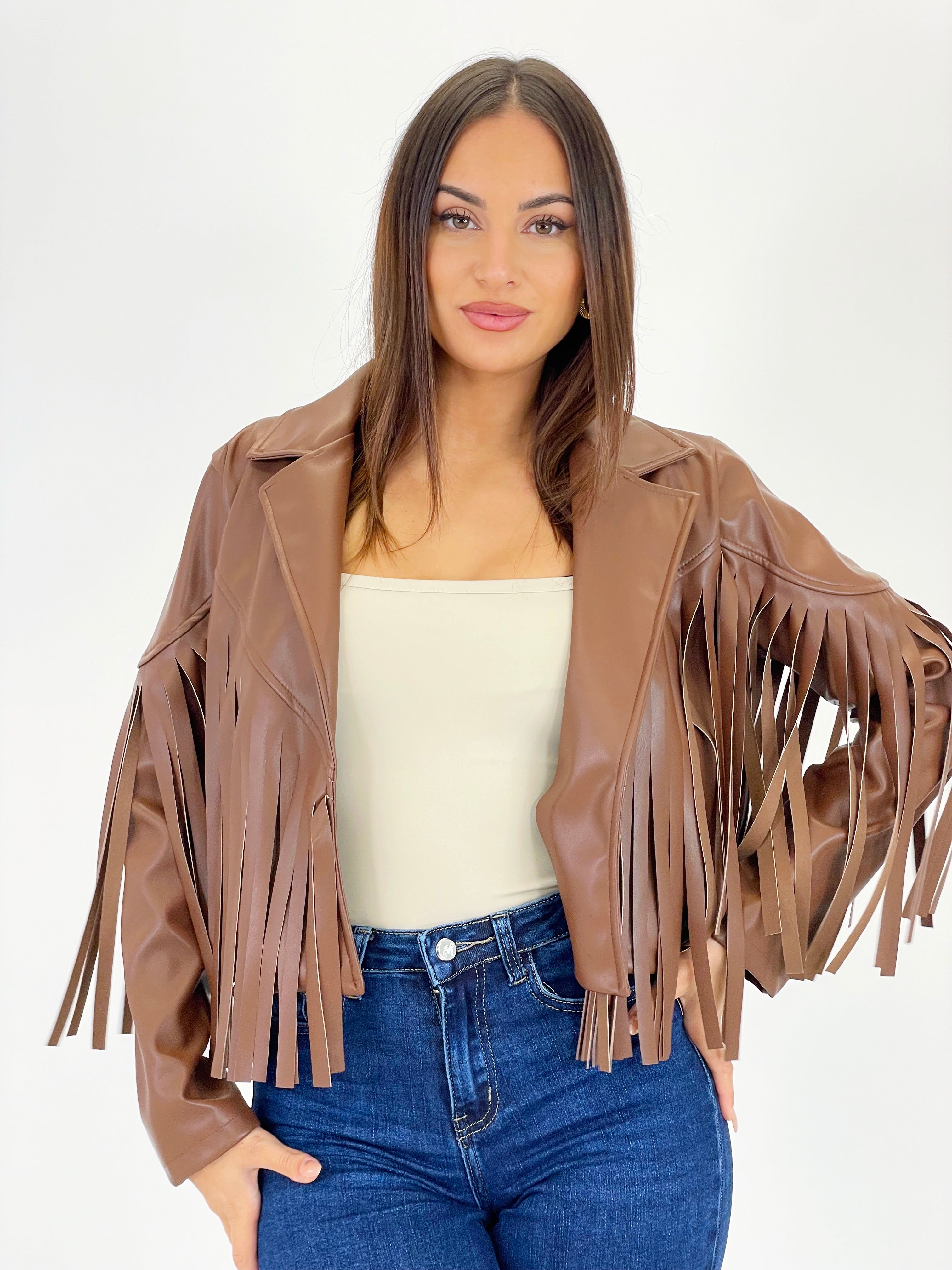 Chaqueta cropped flecos efecto piel