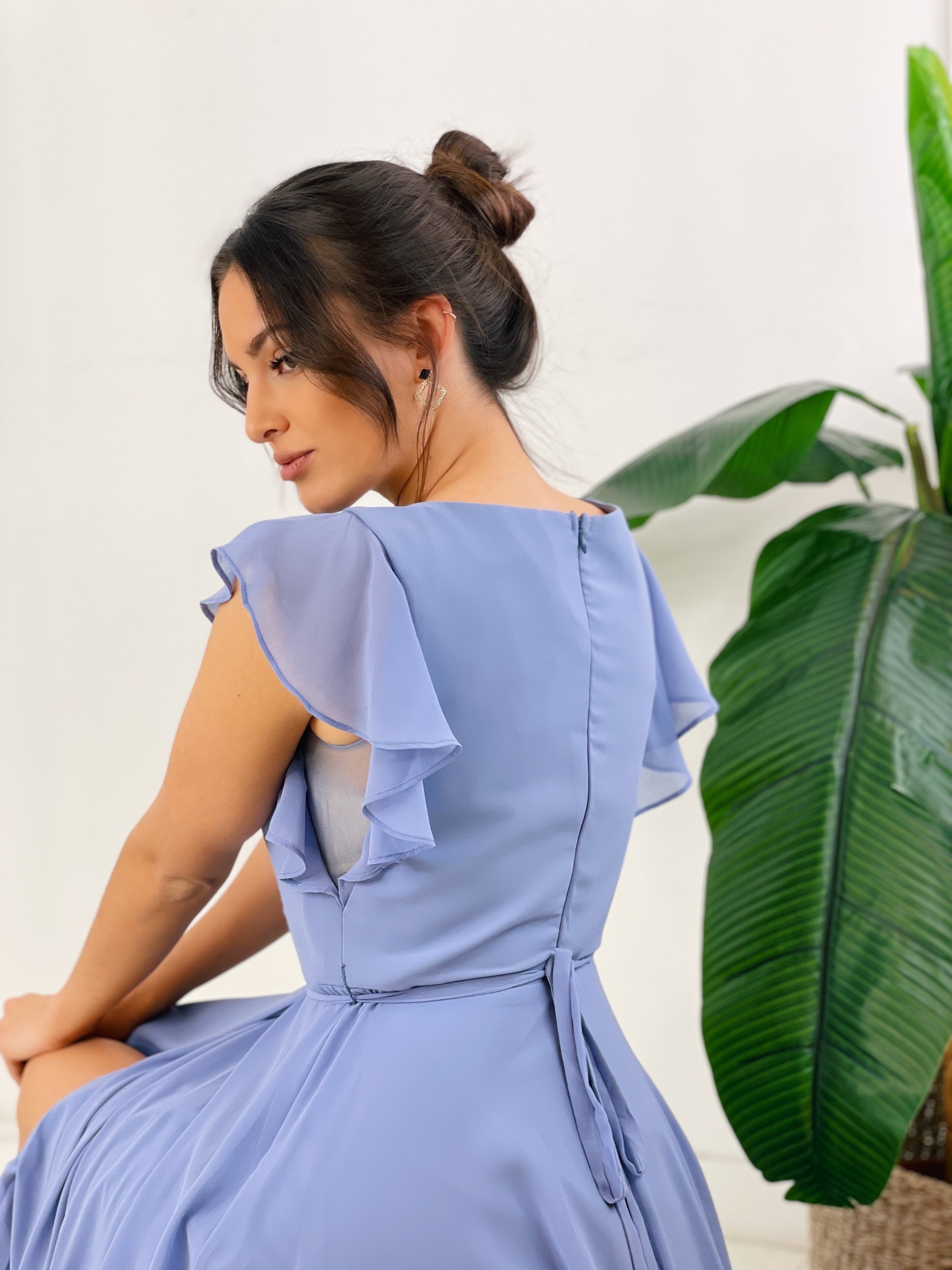 Vestido de ceremonia de manga corta acabada en volantes azul grisaceo | Zebra&Maduixa