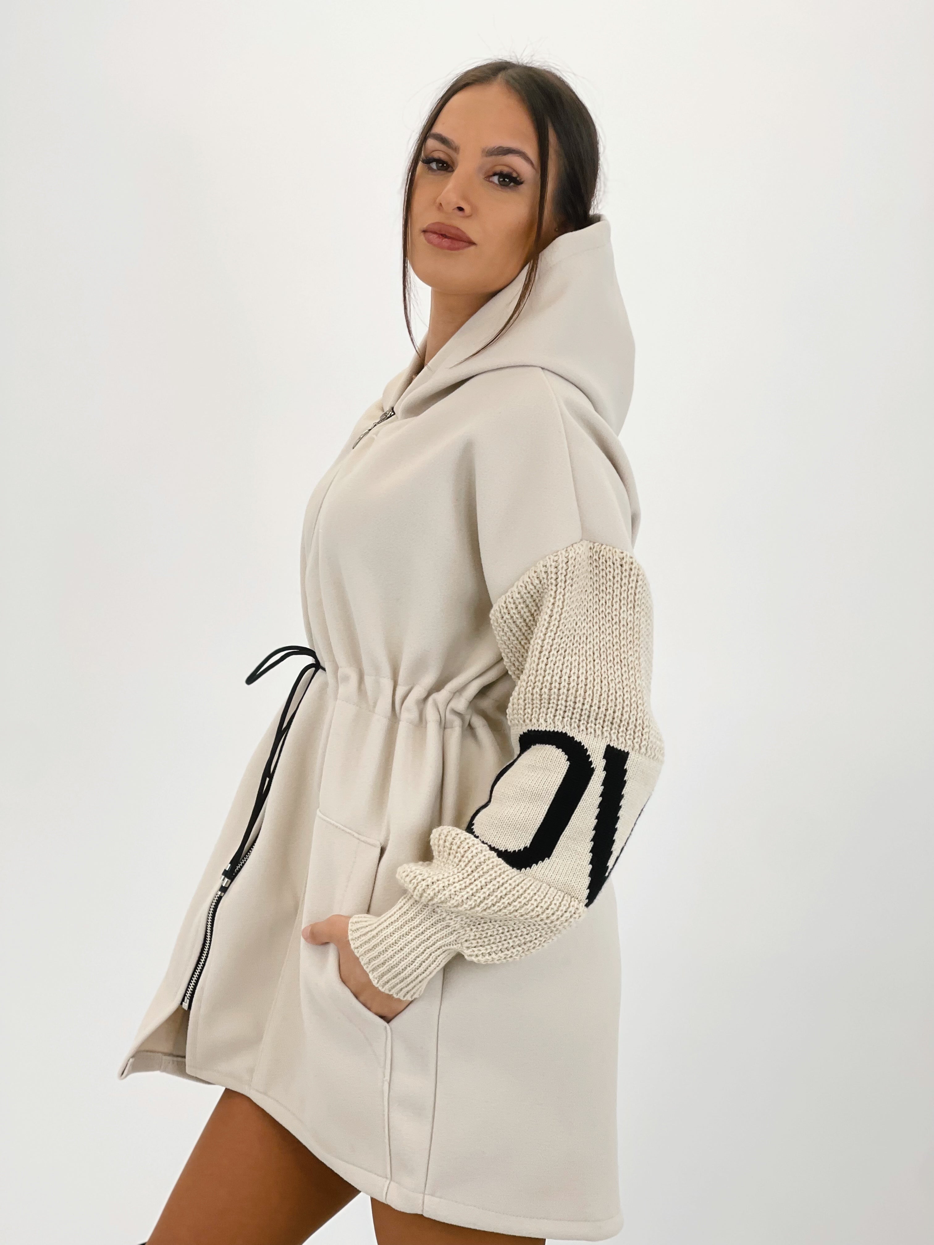 Abrigo Love mangas punto