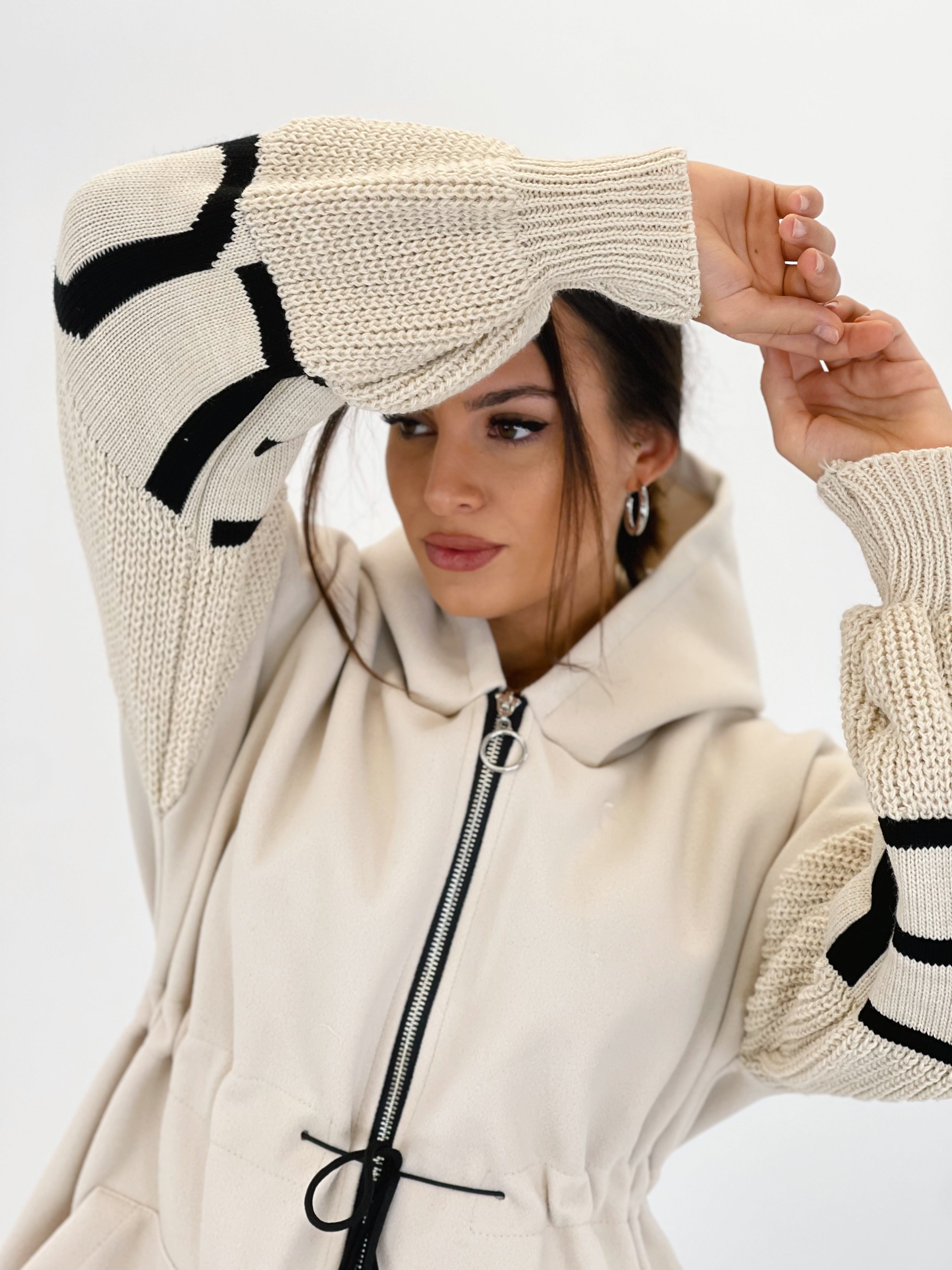 Abrigo Love mangas punto