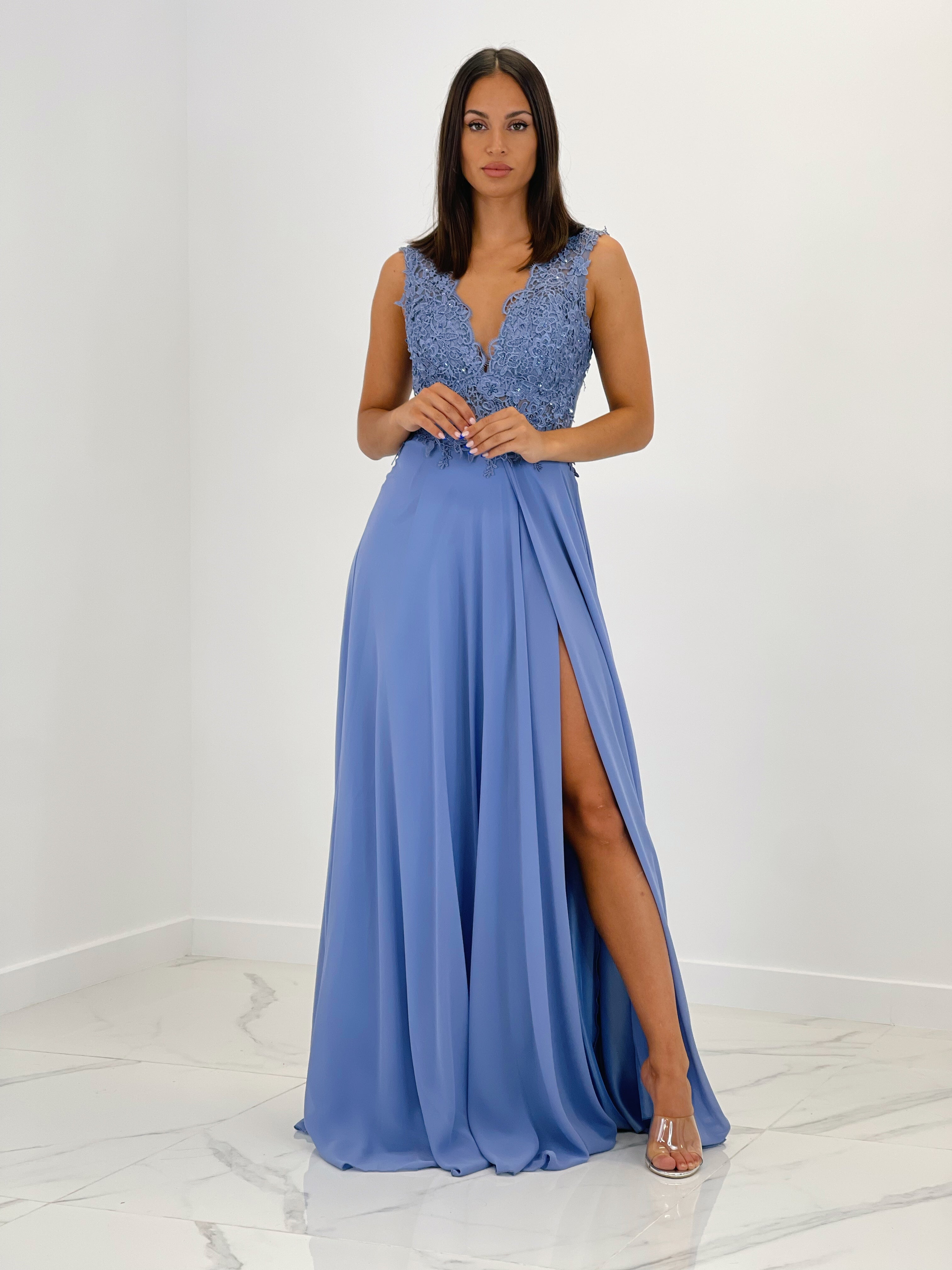 Vestido de ceremonia color azul cielo con bordados | Zebra&Maduixa