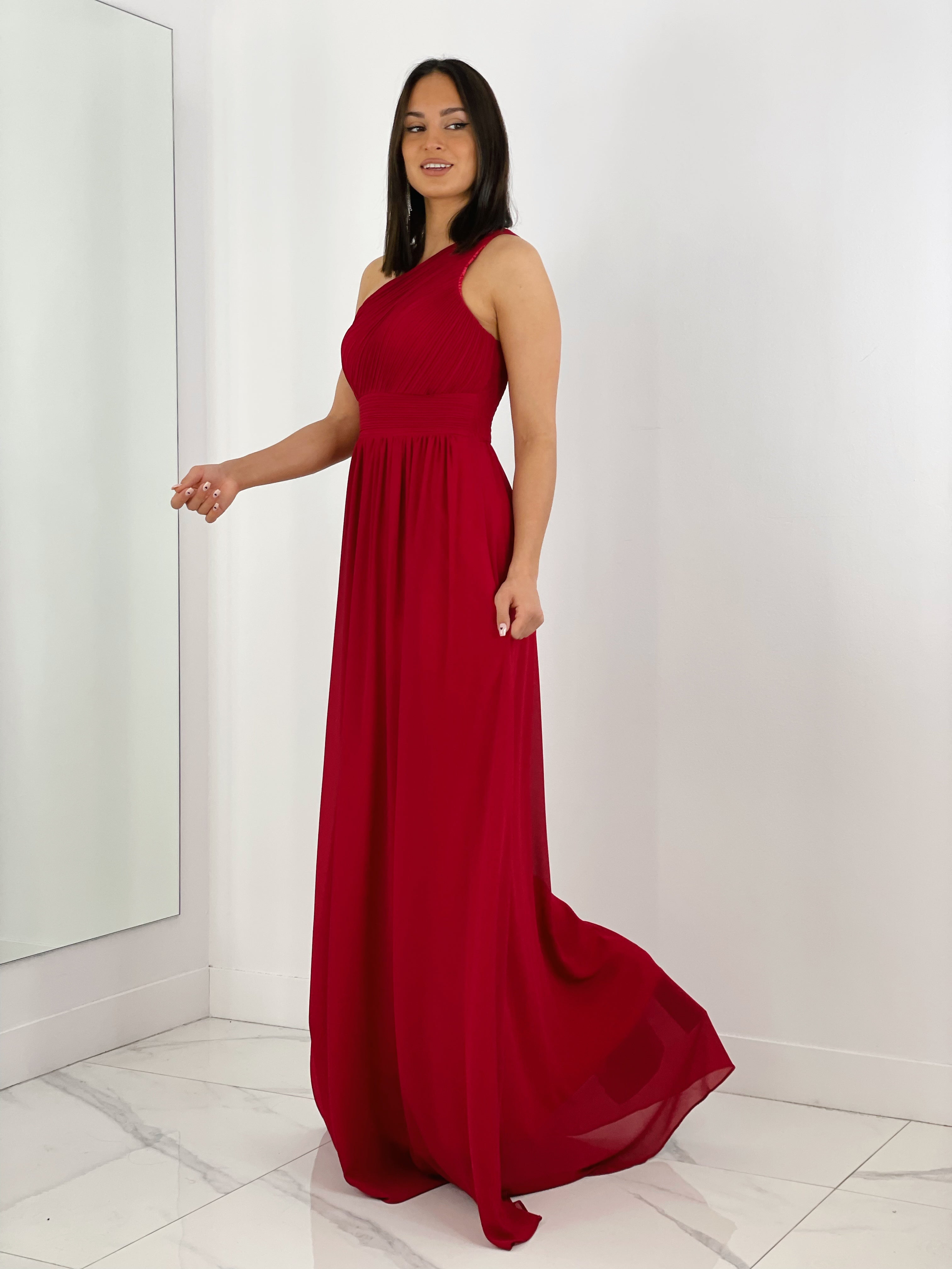 Vestido de ceremonia de escote asimétrico y drapeado color rojo | Zebra&Maduixa