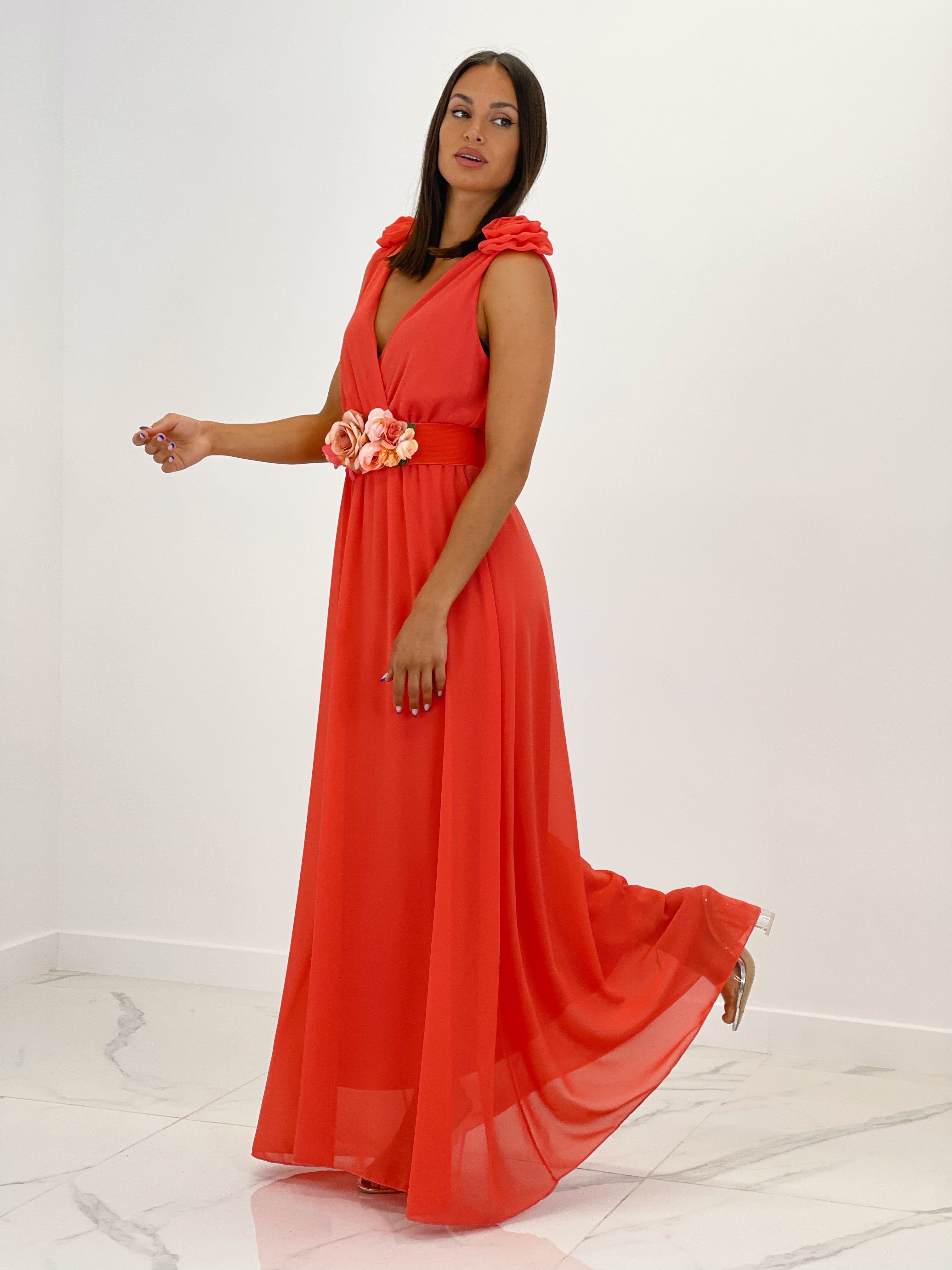 Vestido ceremonia con flores en los hombros color coral | Zebra&Maduixa