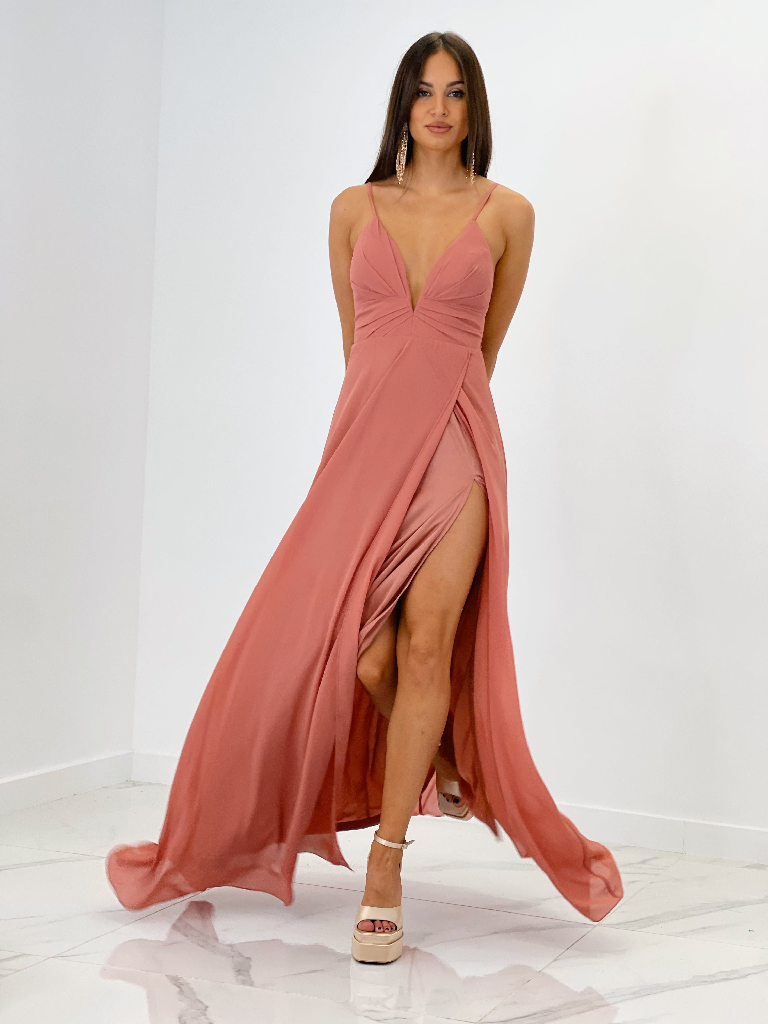 Vestido ceremonia escote v con corte coral | Zebra&Maduixa