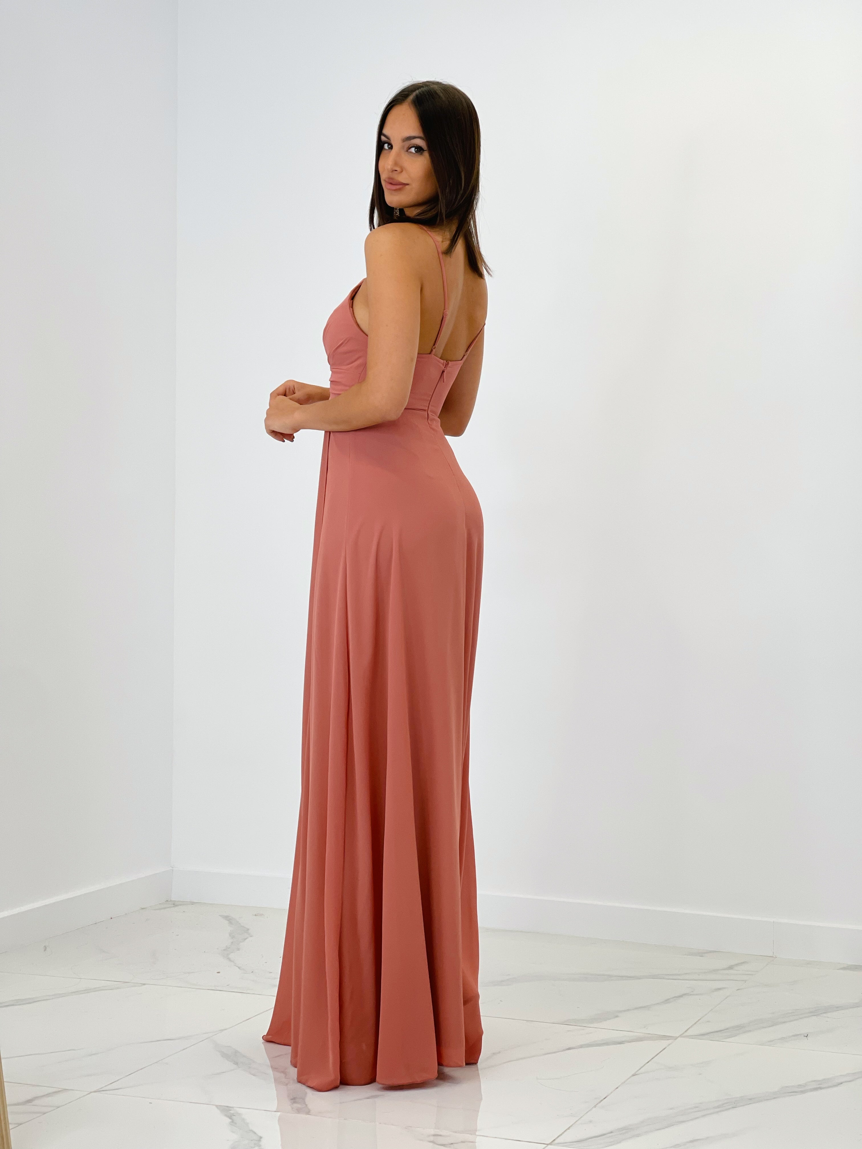 Vestido ceremonia escote v con corte coral | Zebra&Maduixa