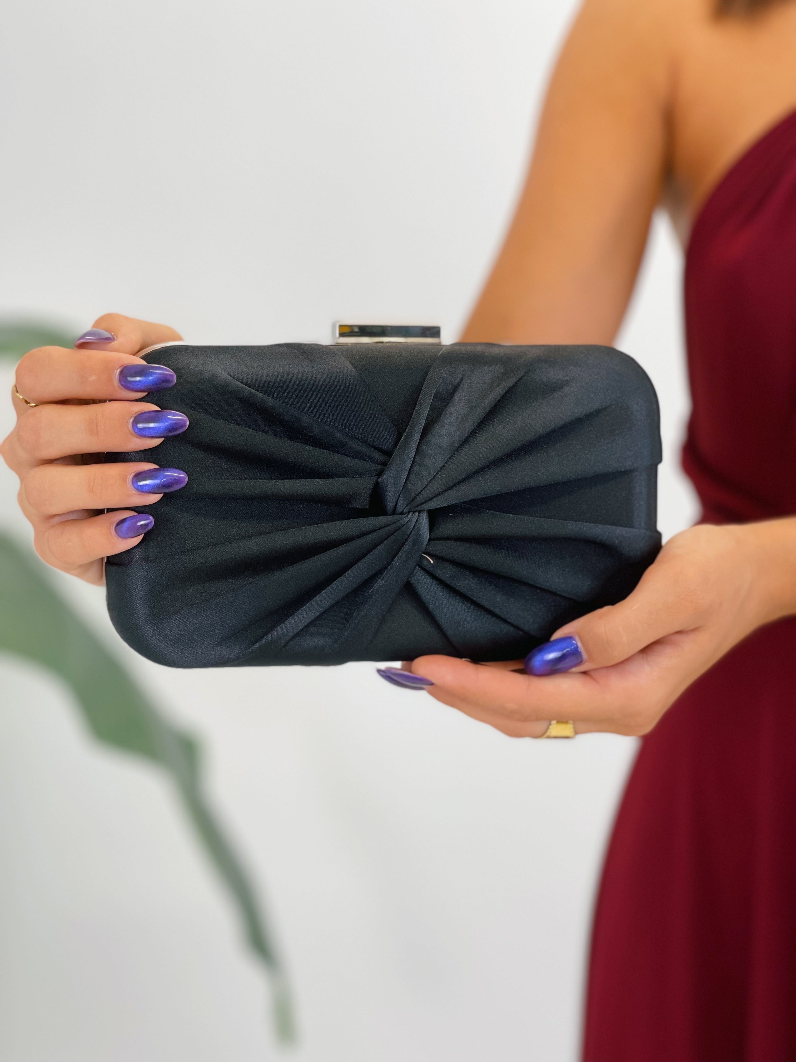 Bolso de mano Nudo Raso