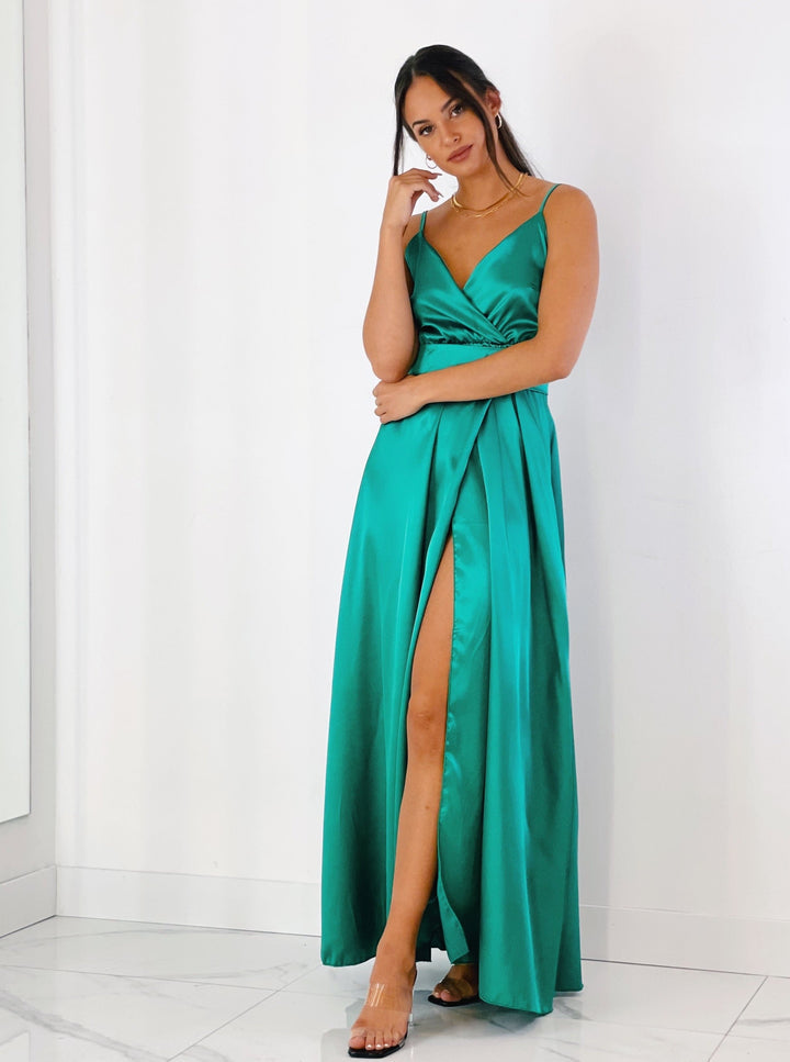 𝘝𝘦𝘴𝘵𝘪𝘥𝘰 𝘴𝘢𝘵𝘪𝘯𝘢𝘥𝘰