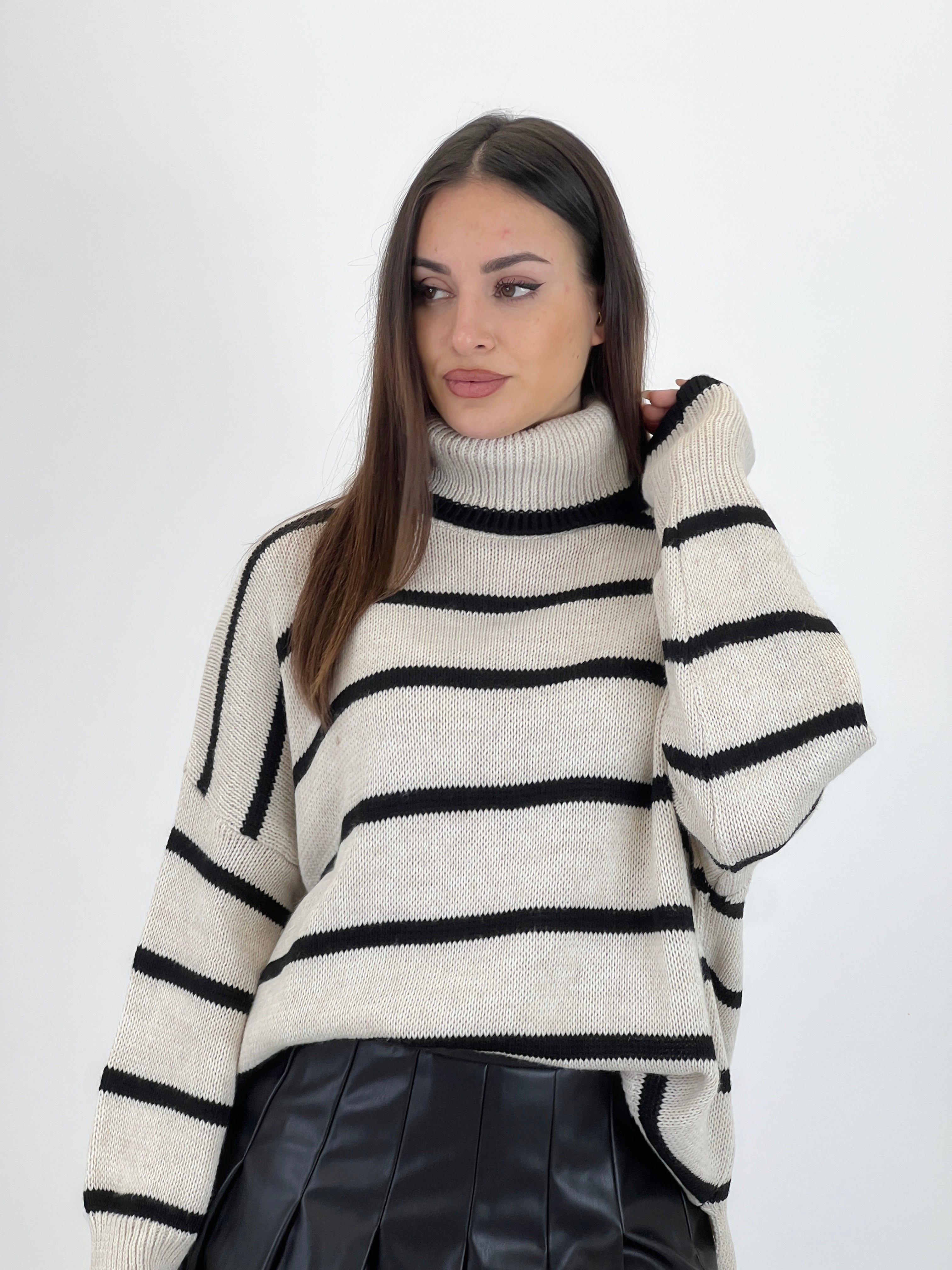 Jersey básico riscas gola subida