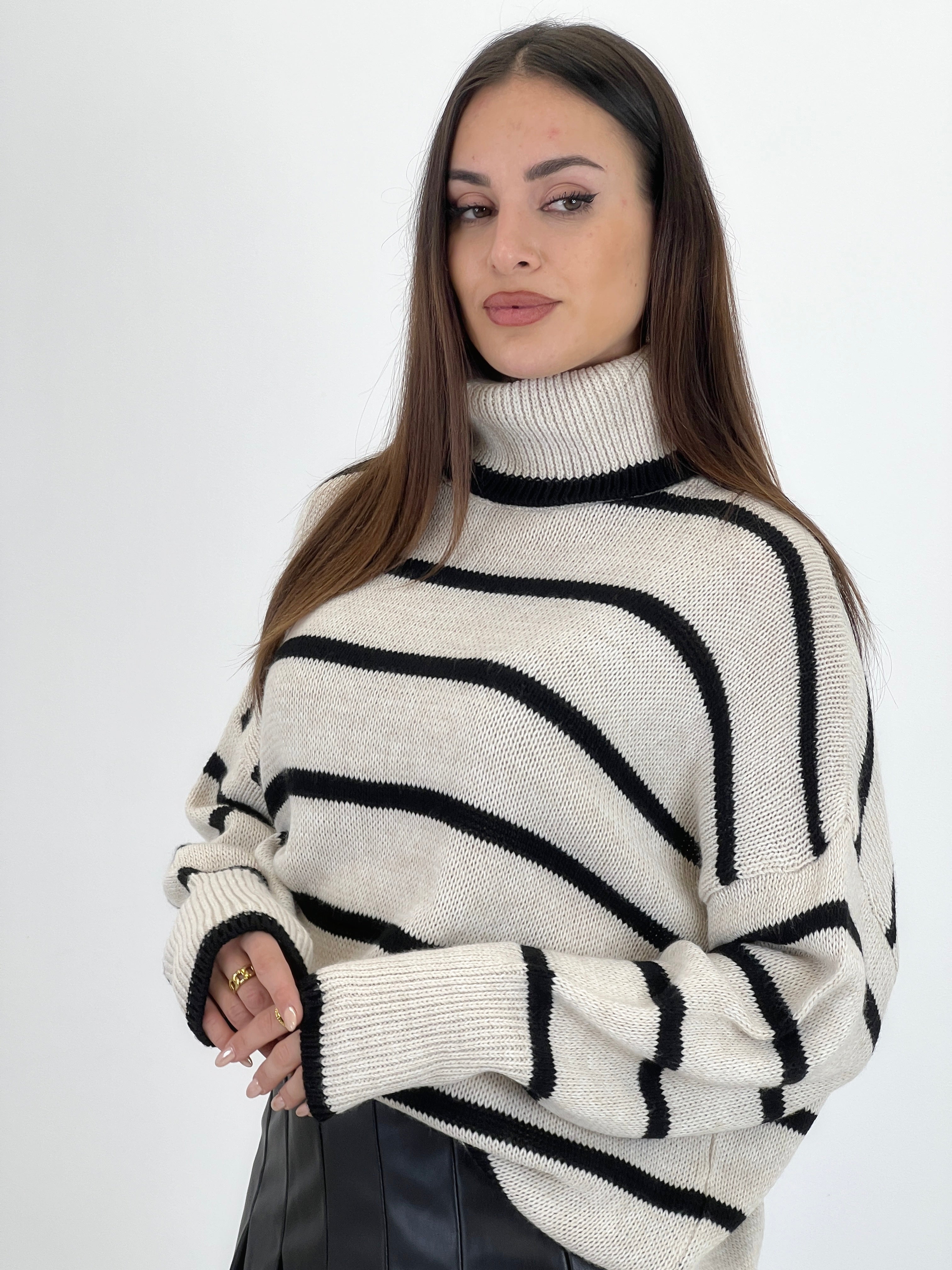 Jersey básico riscas gola subida