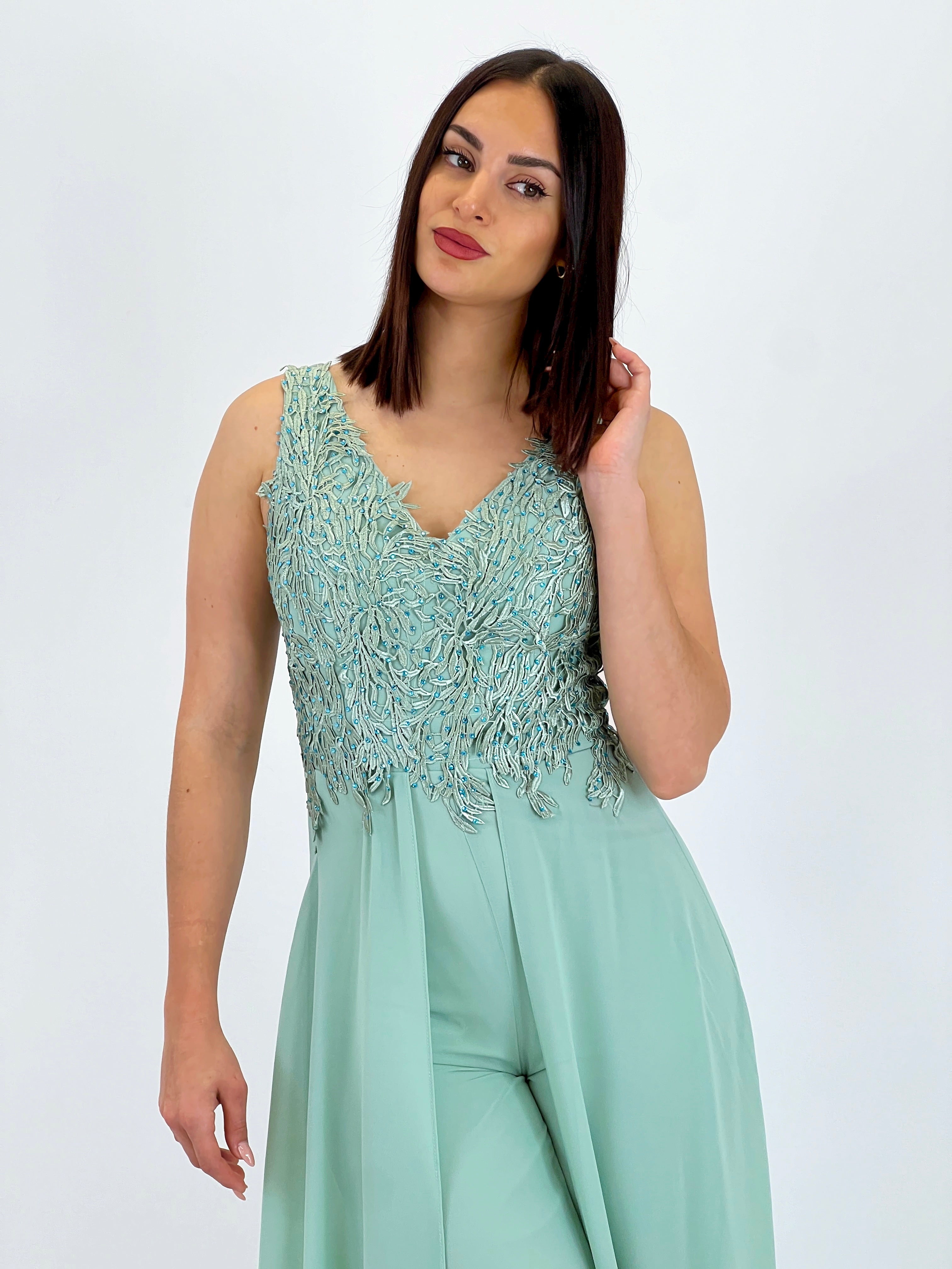 Mono con capa pedrería Inés