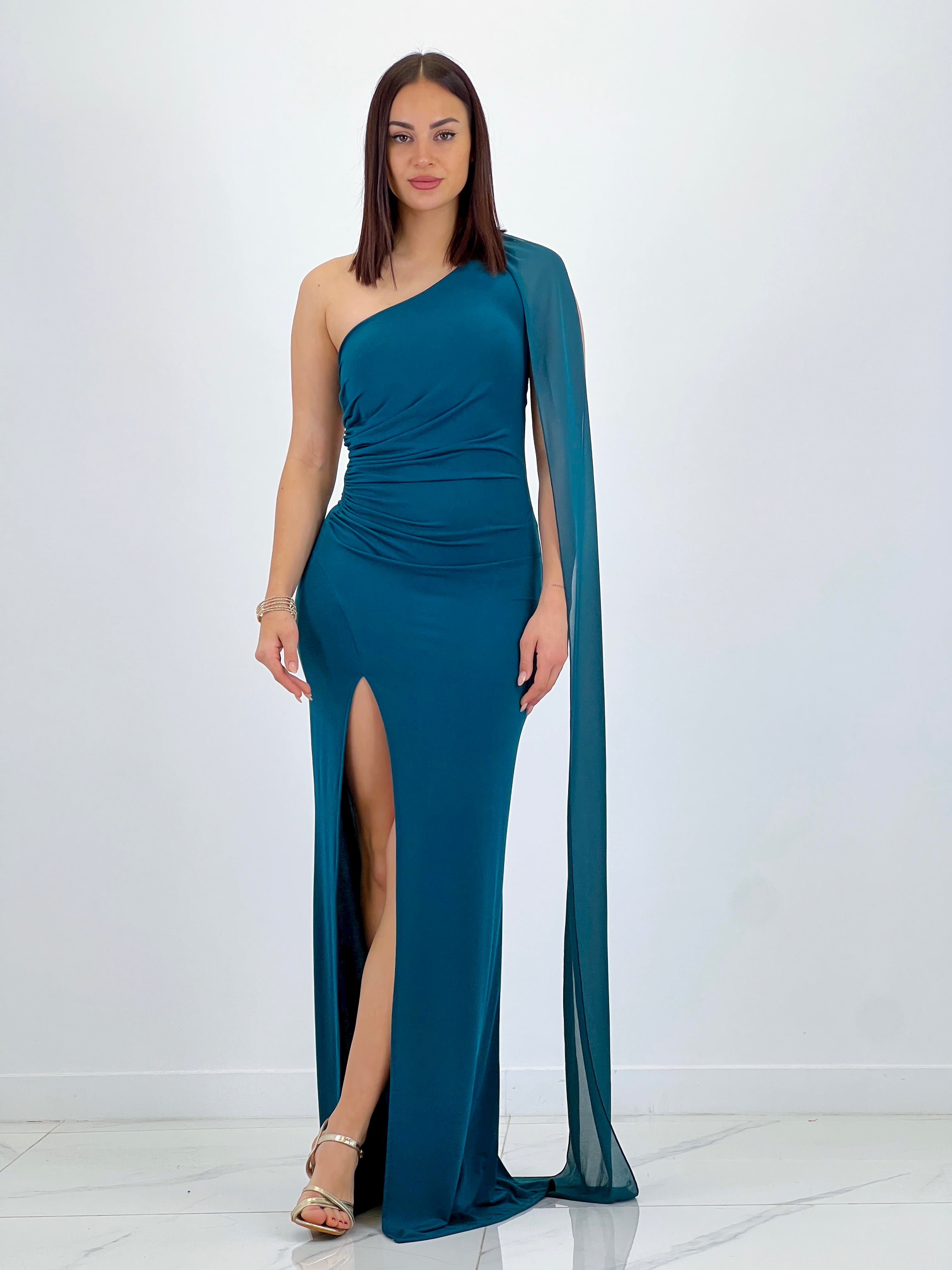 Vestido asimétrico con chal Yone