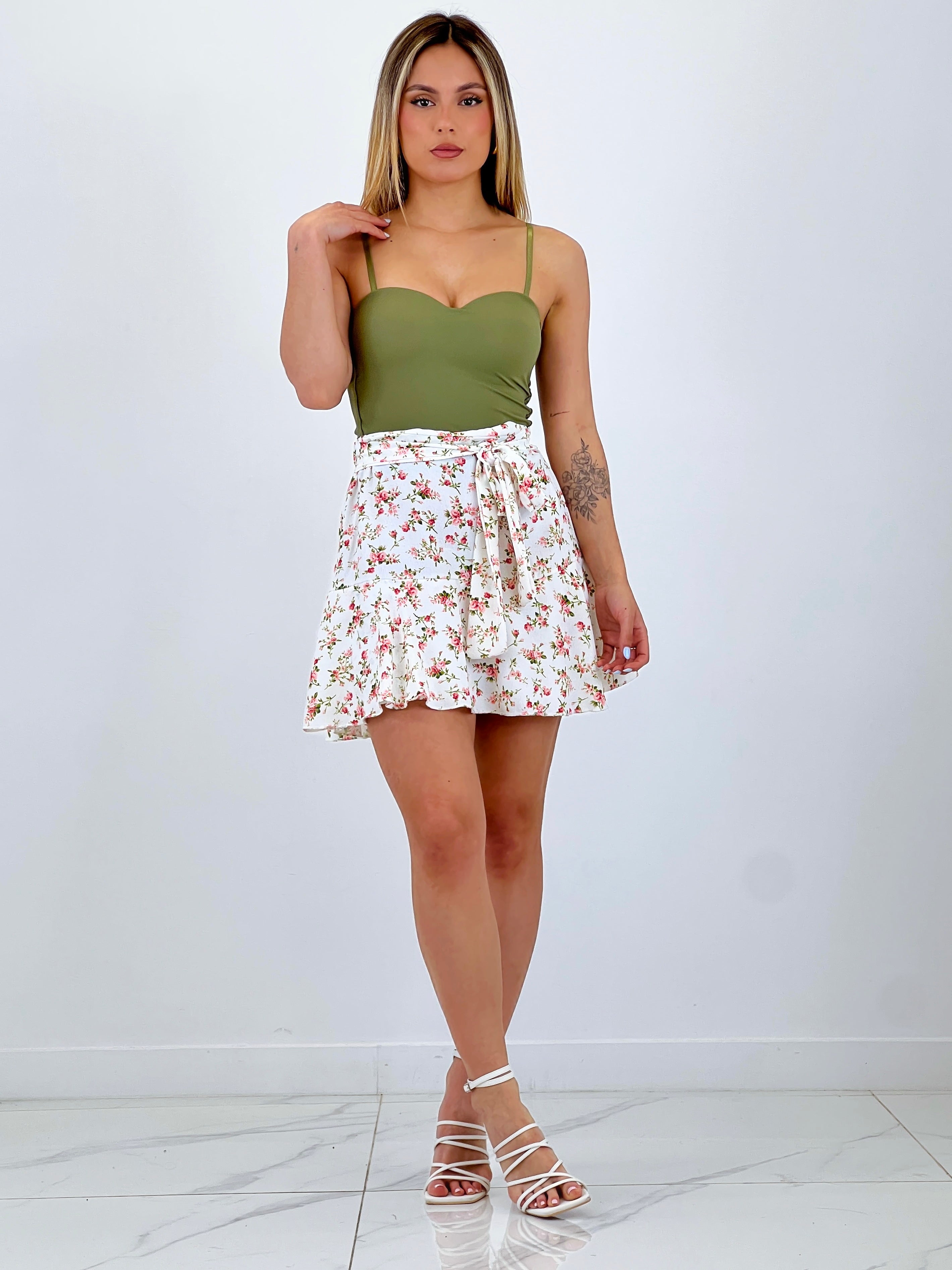 Saia calção flores