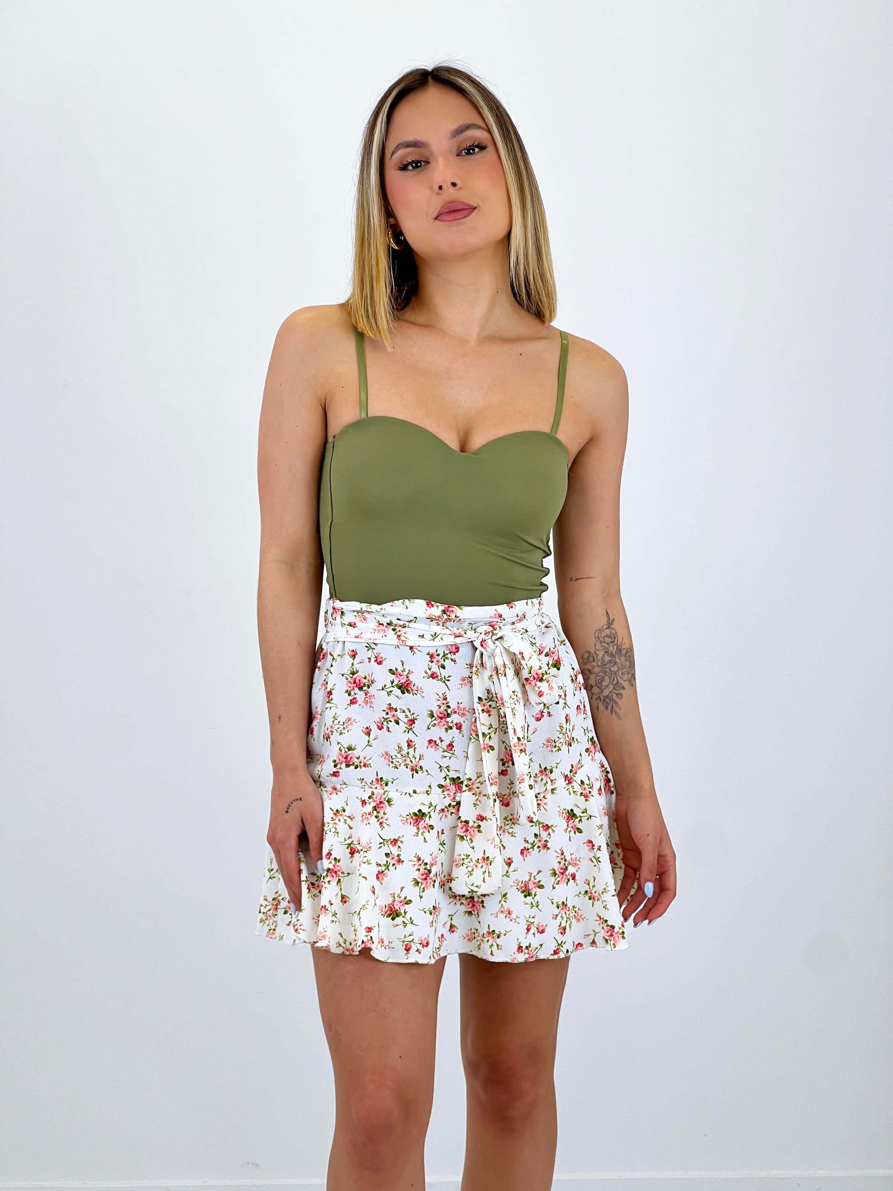 Saia calção flores