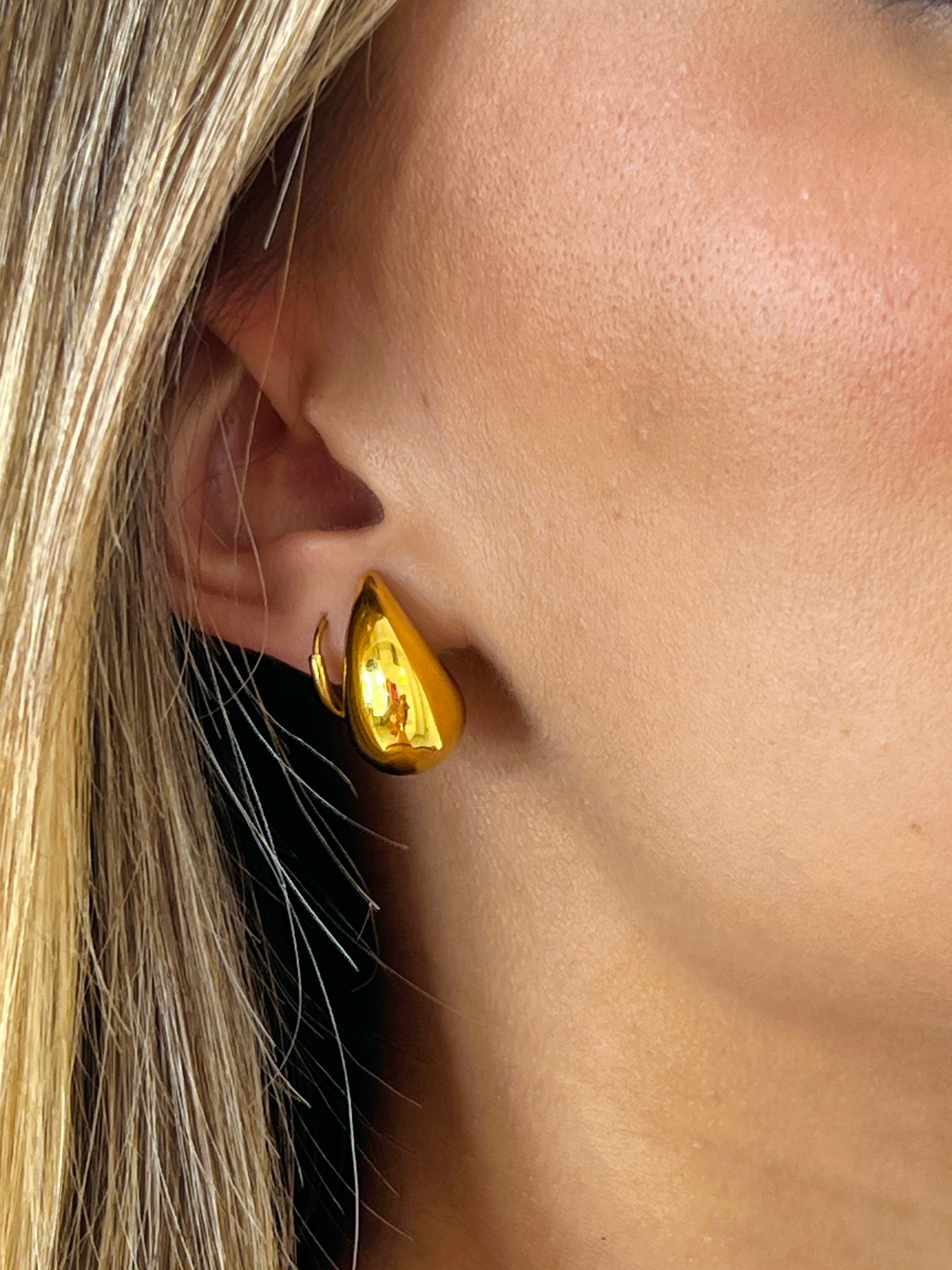 Boucles d'oreilles goutte dorées