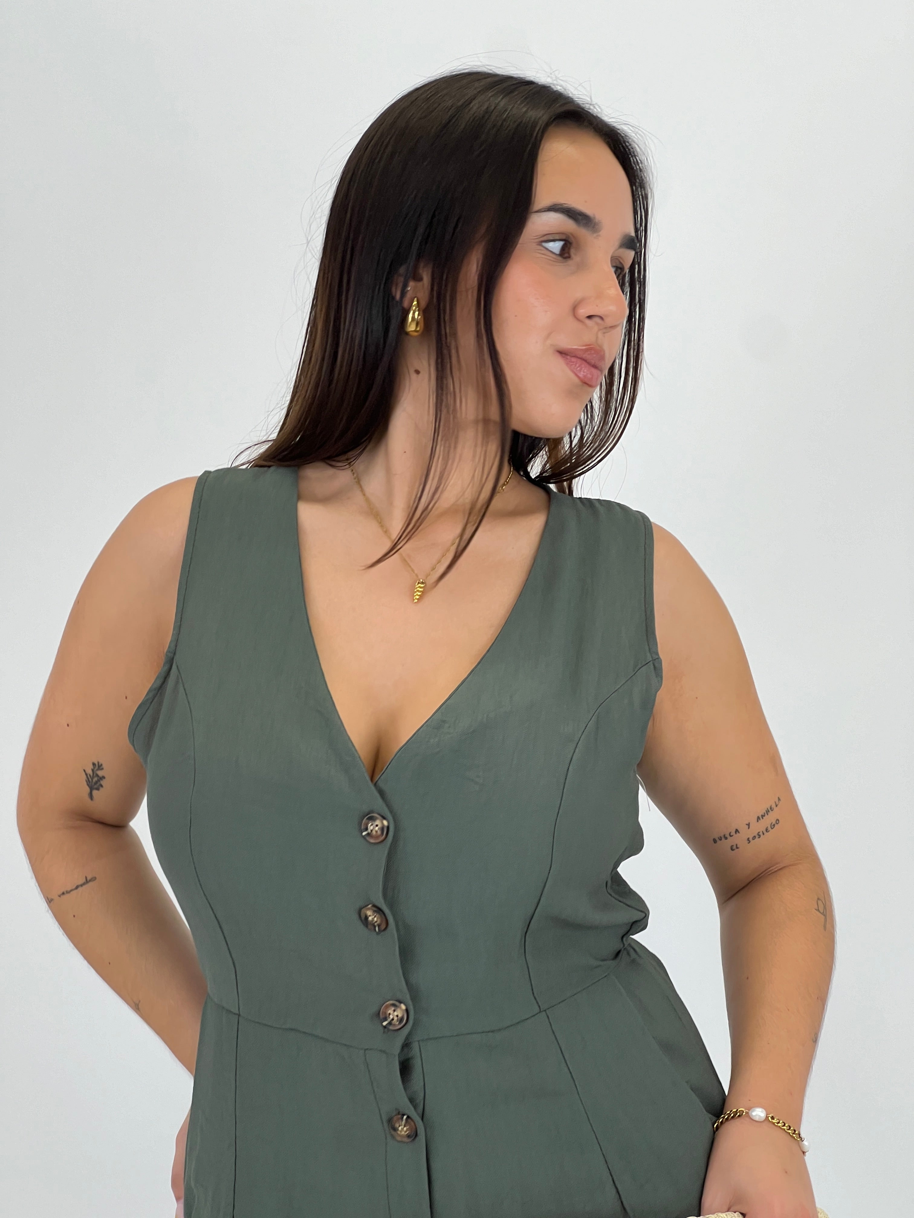 Sleeveless linen jumpsuit