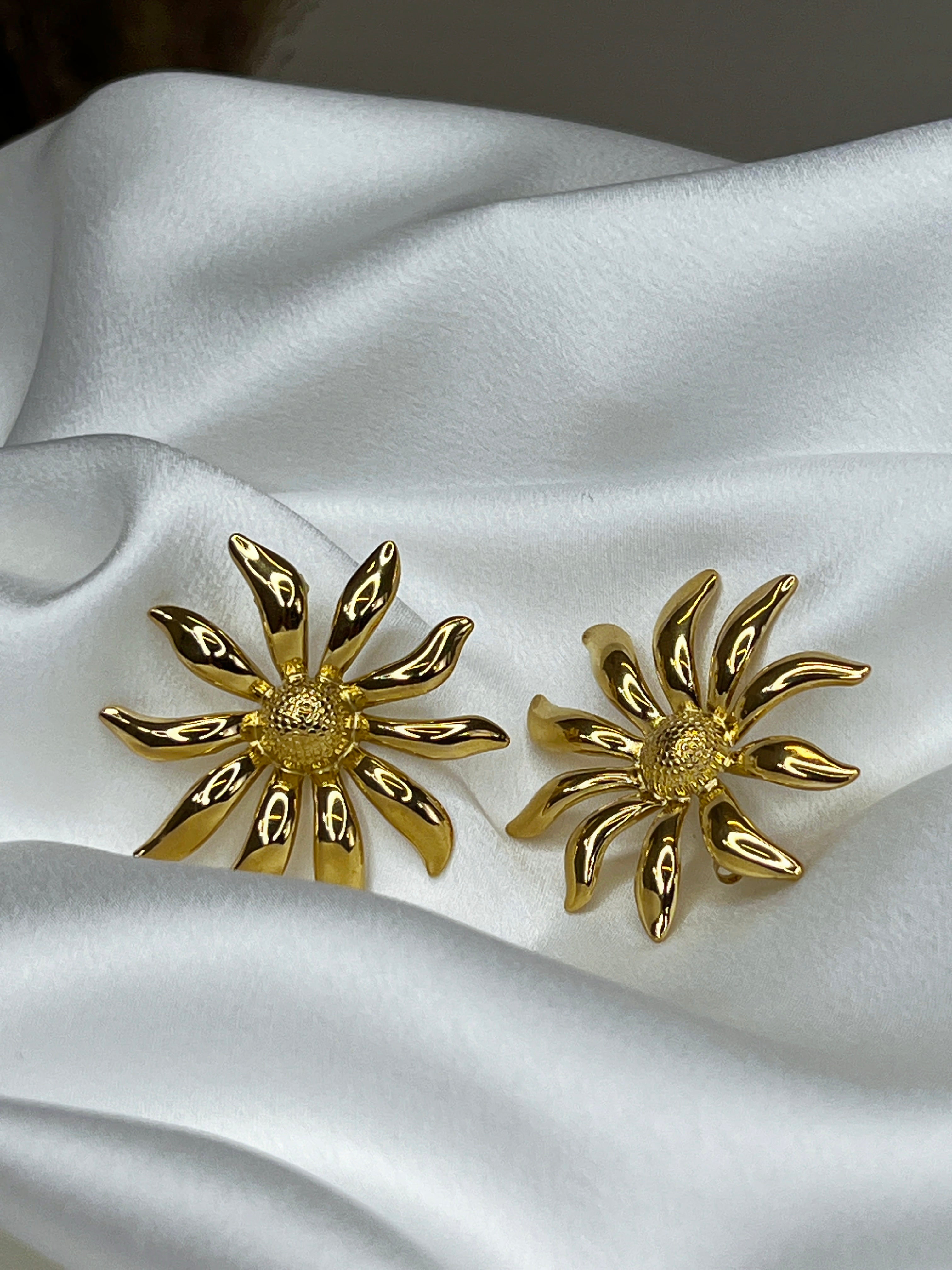 Pendientes flor grande