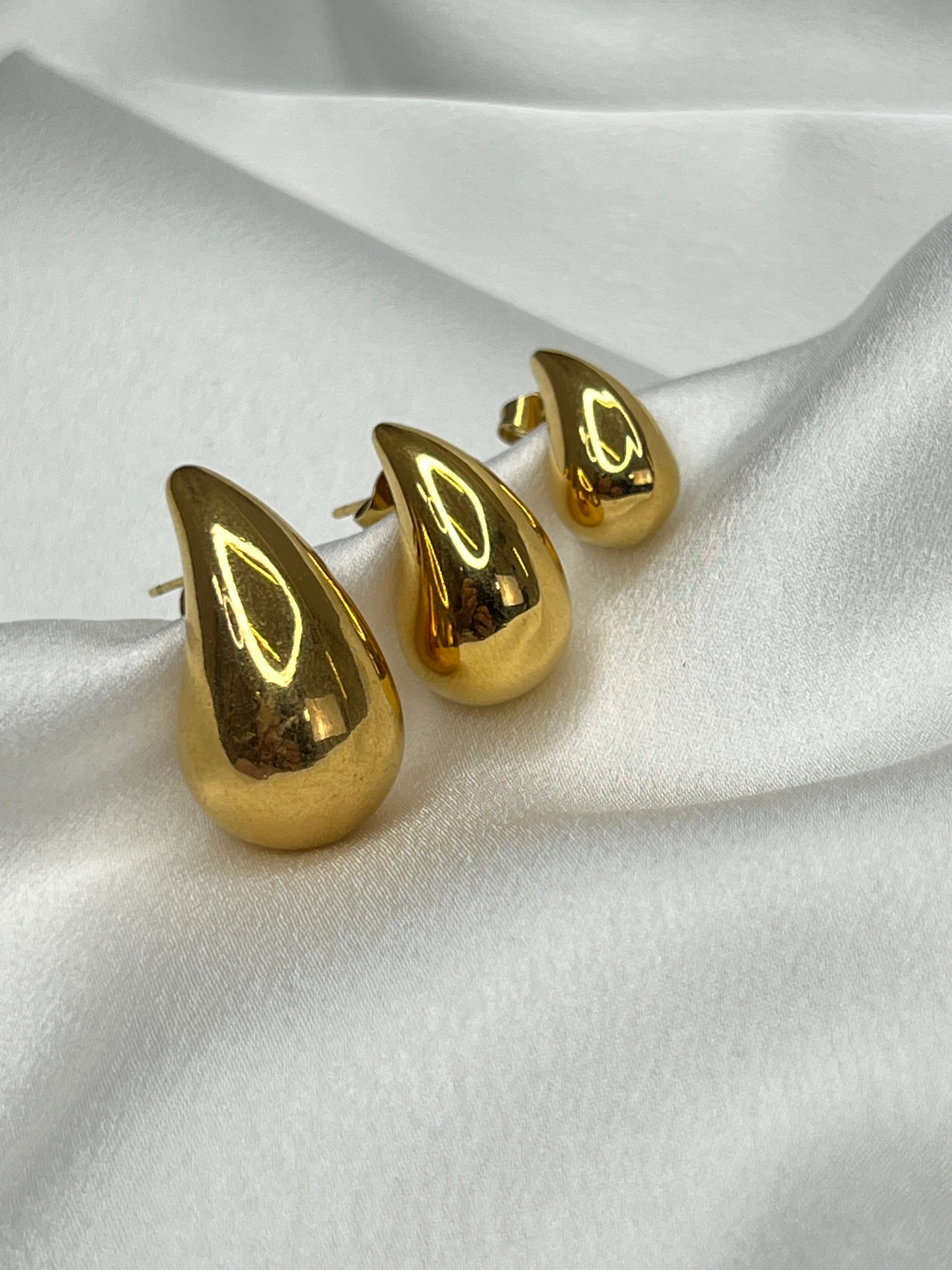 Boucles d'oreilles goutte dorées