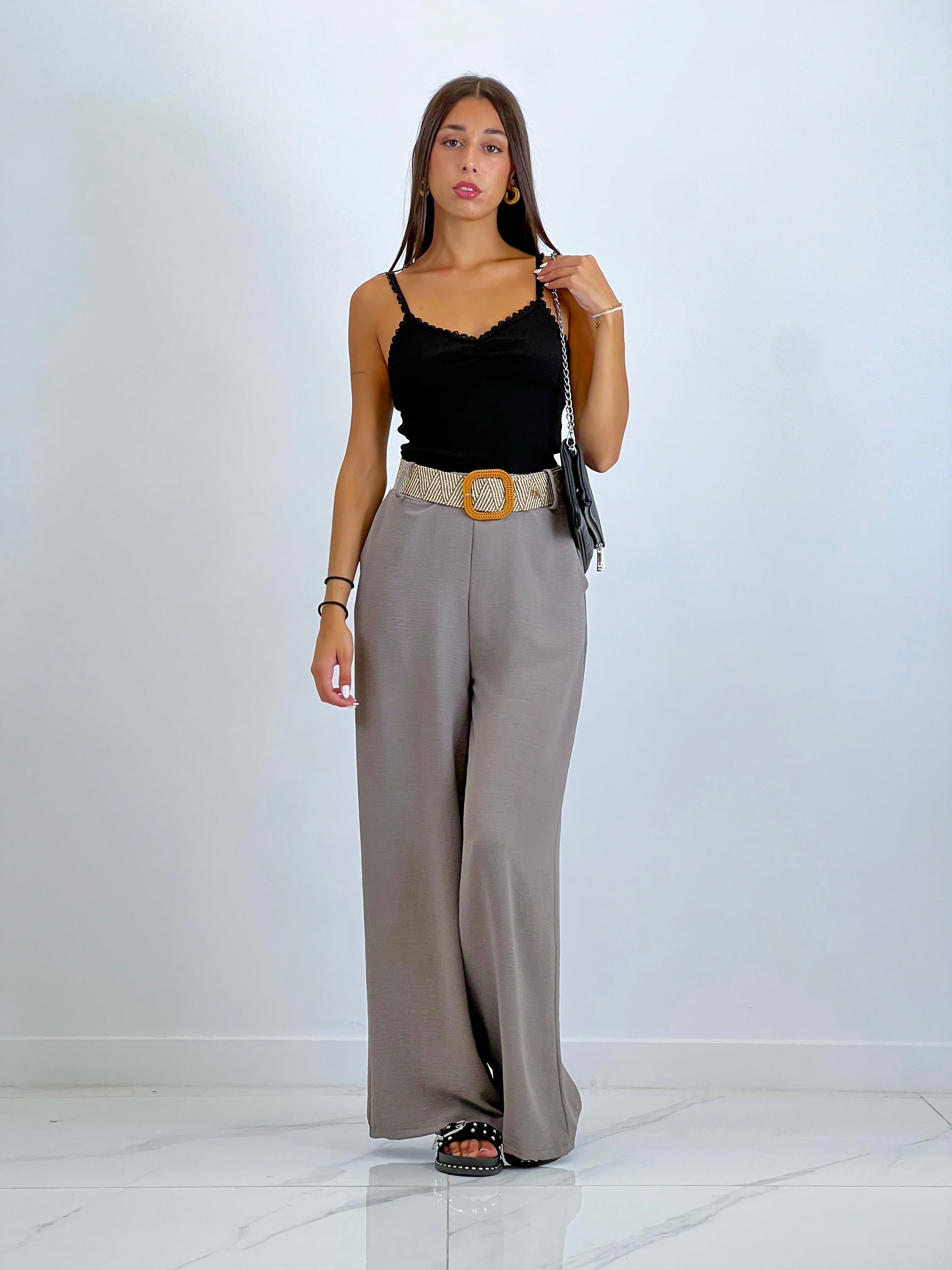 Pantaló fluid amb cinturó de ràfia