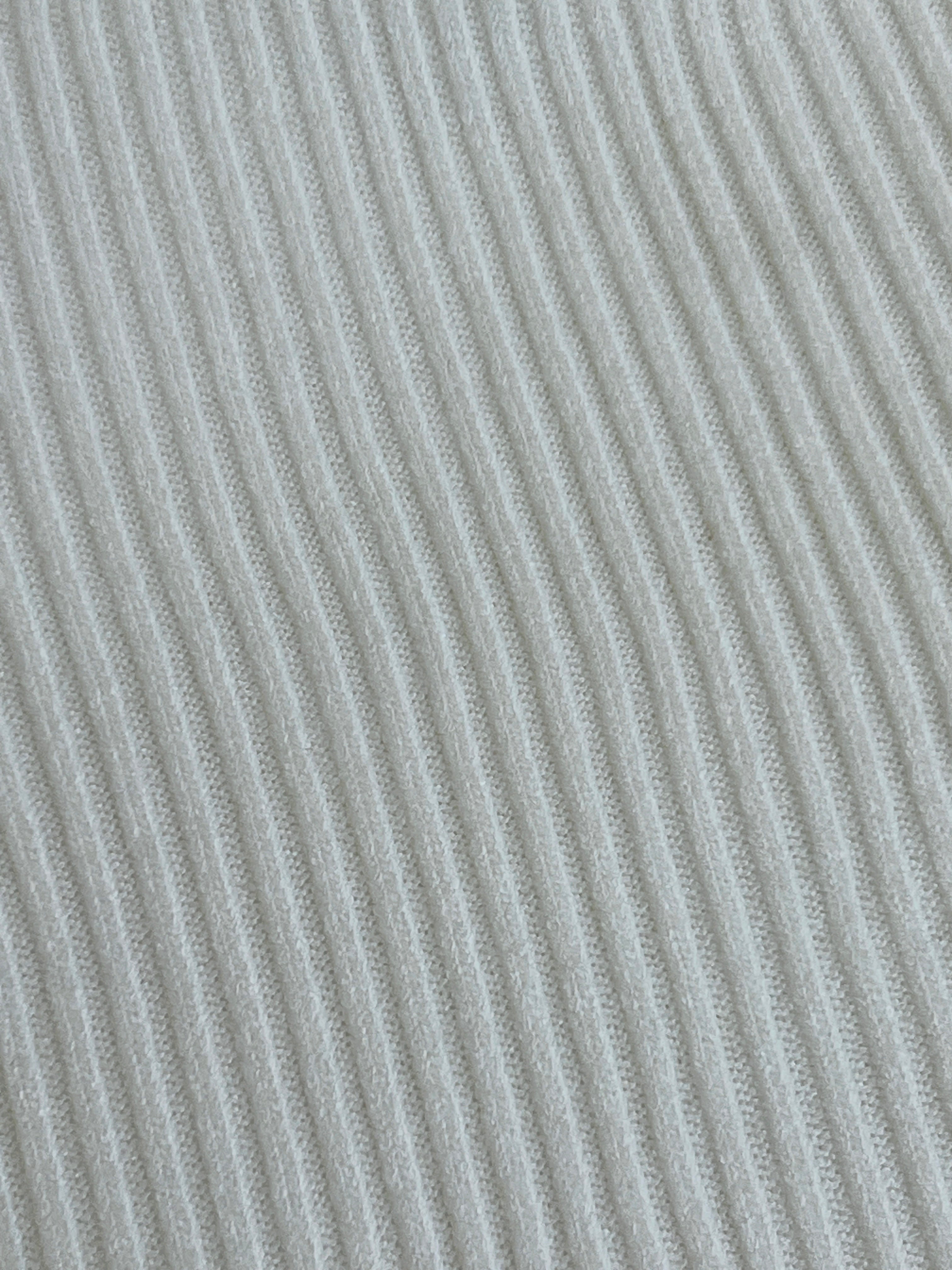 Jersey ceñido cuello subido