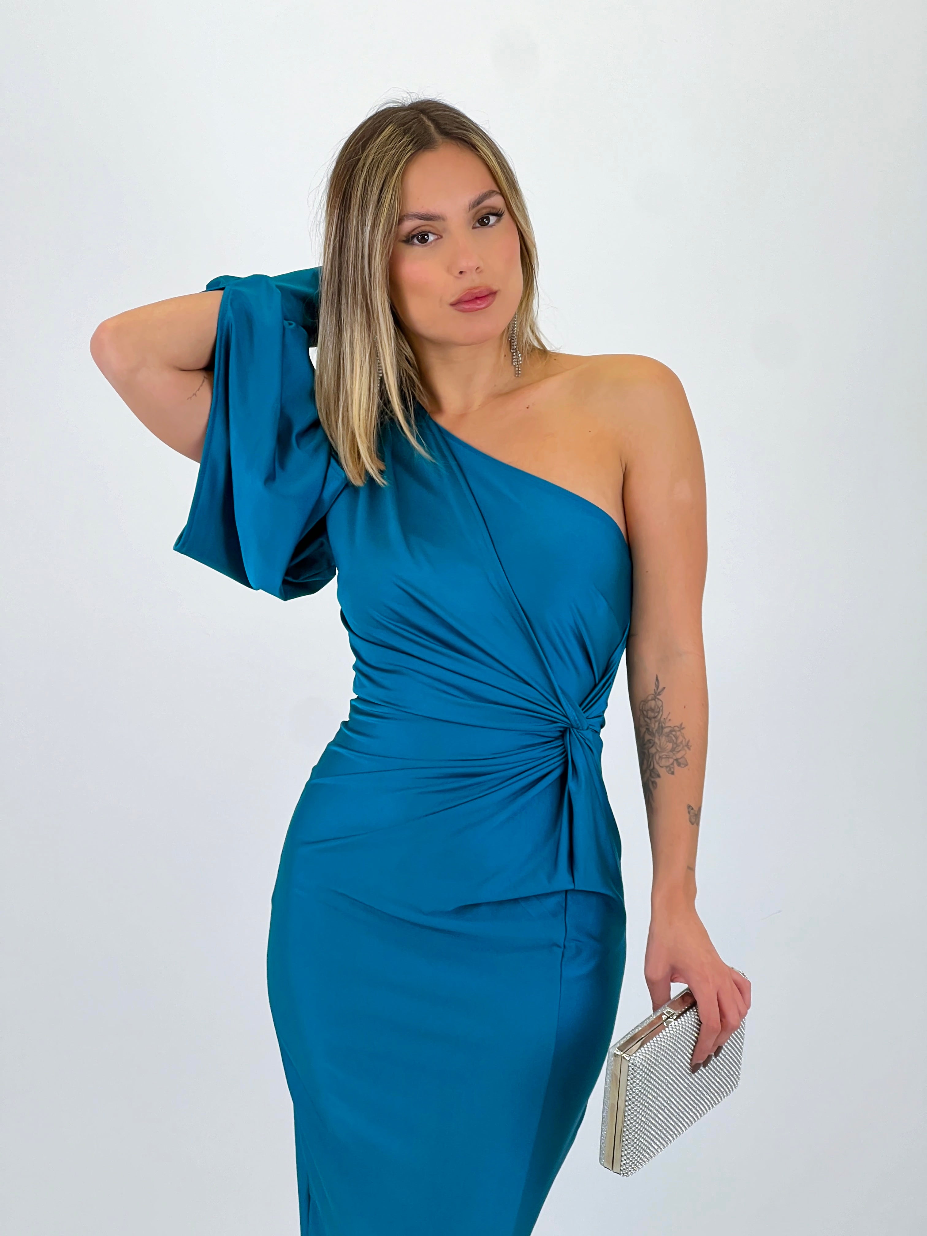 Vestido manga asimétrica Hera