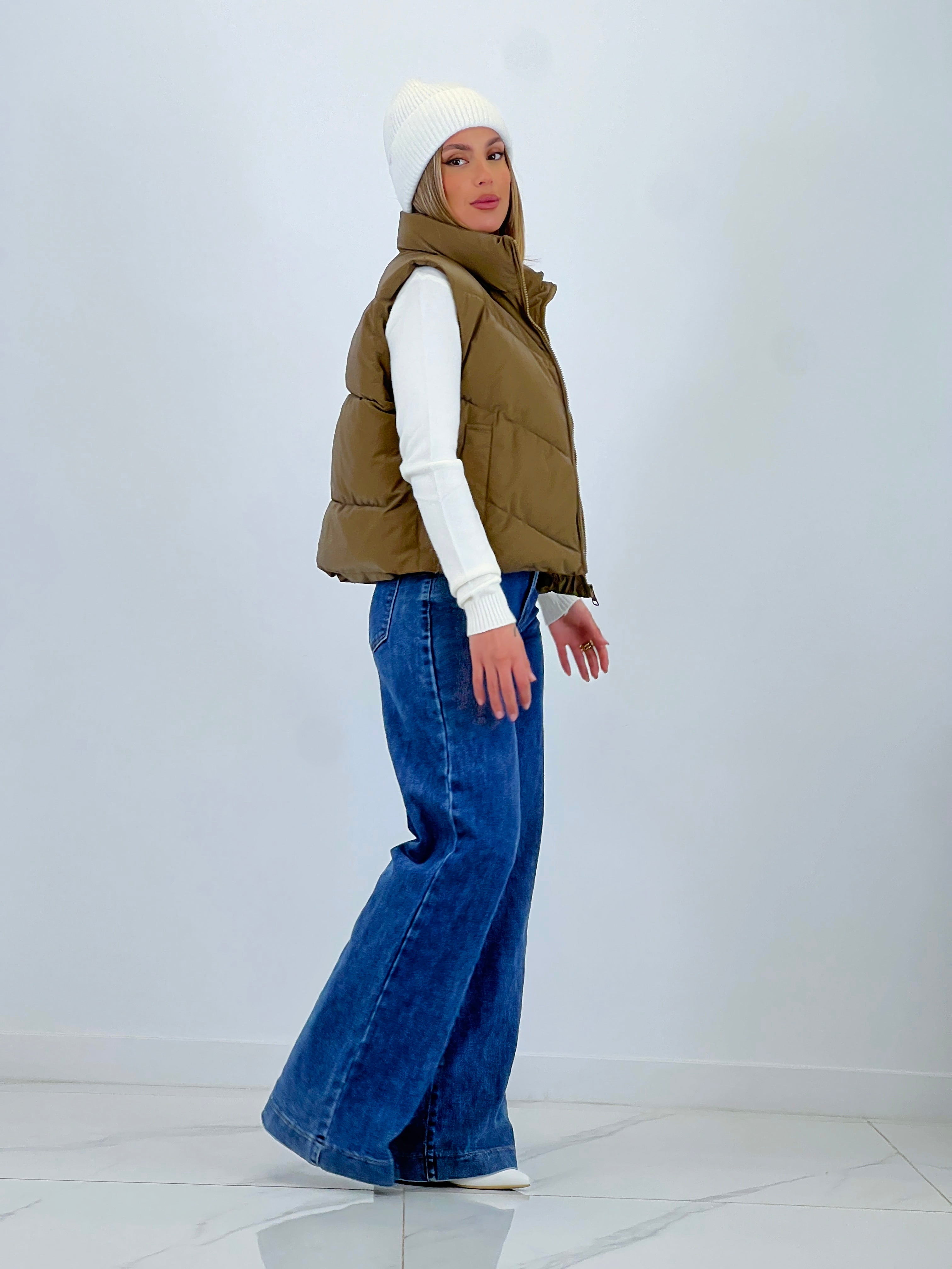 Wide leg seam jeans