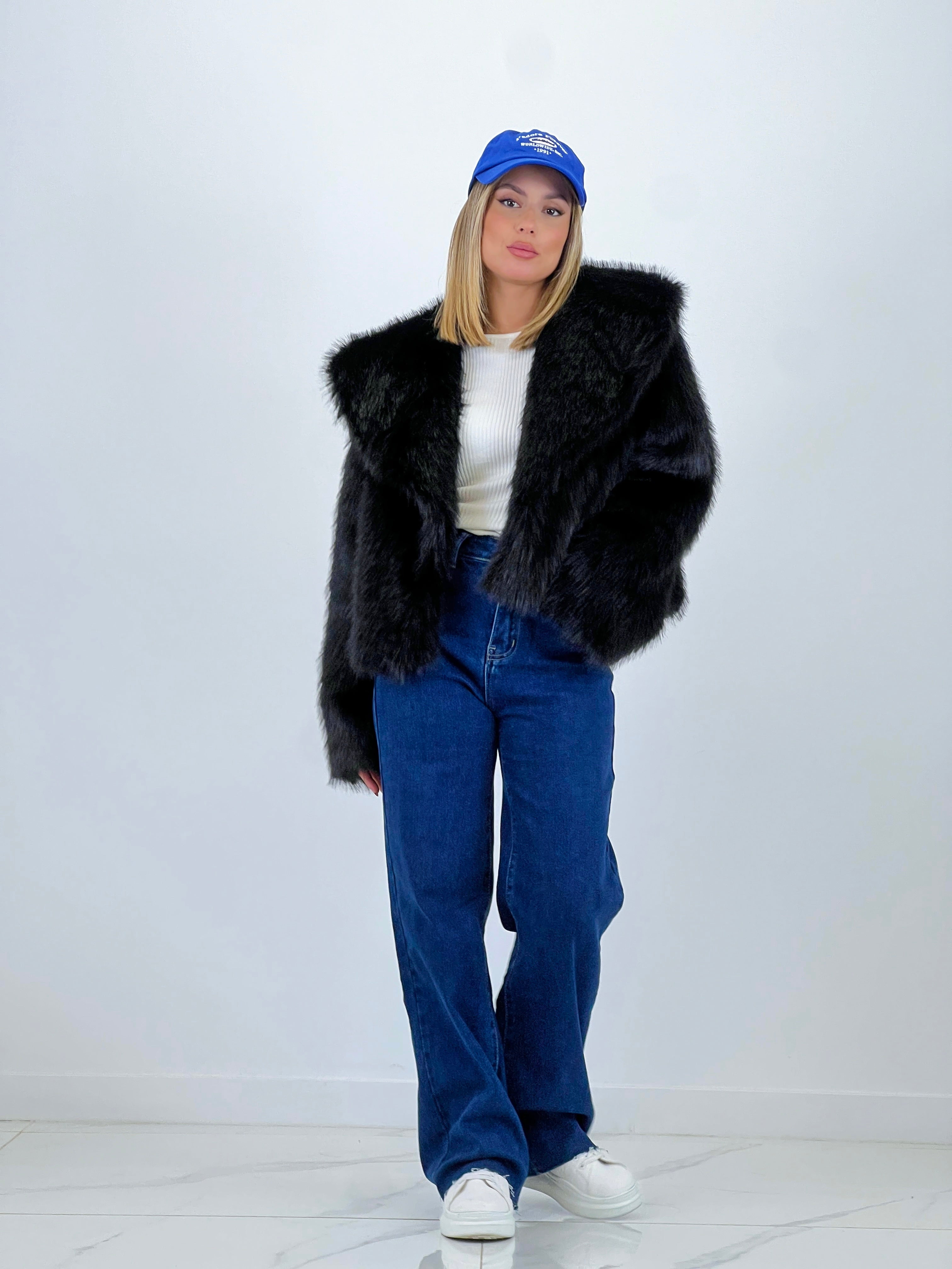 Abrigo corto efecto pelo