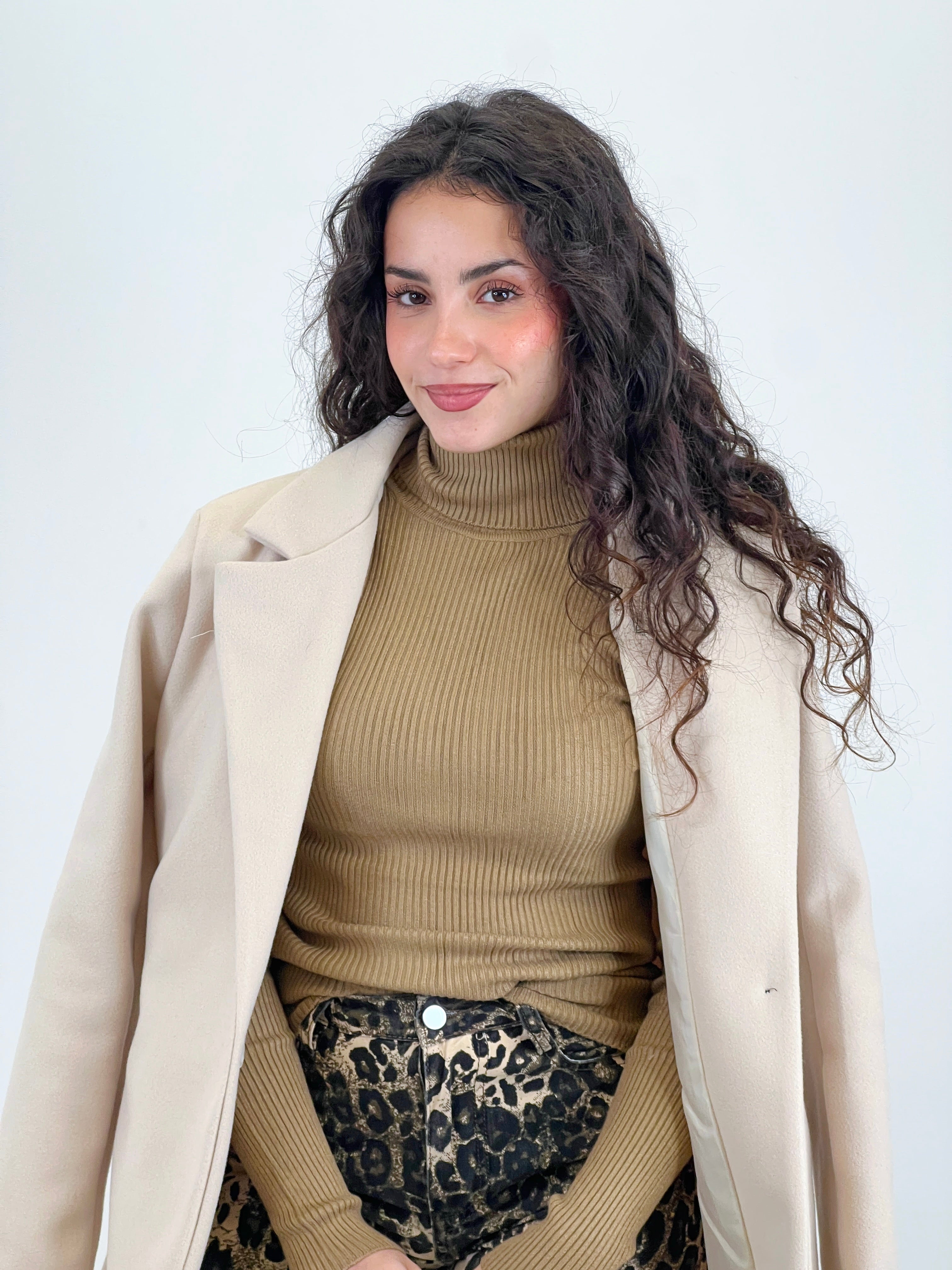 Jersey ceñido cuello subido