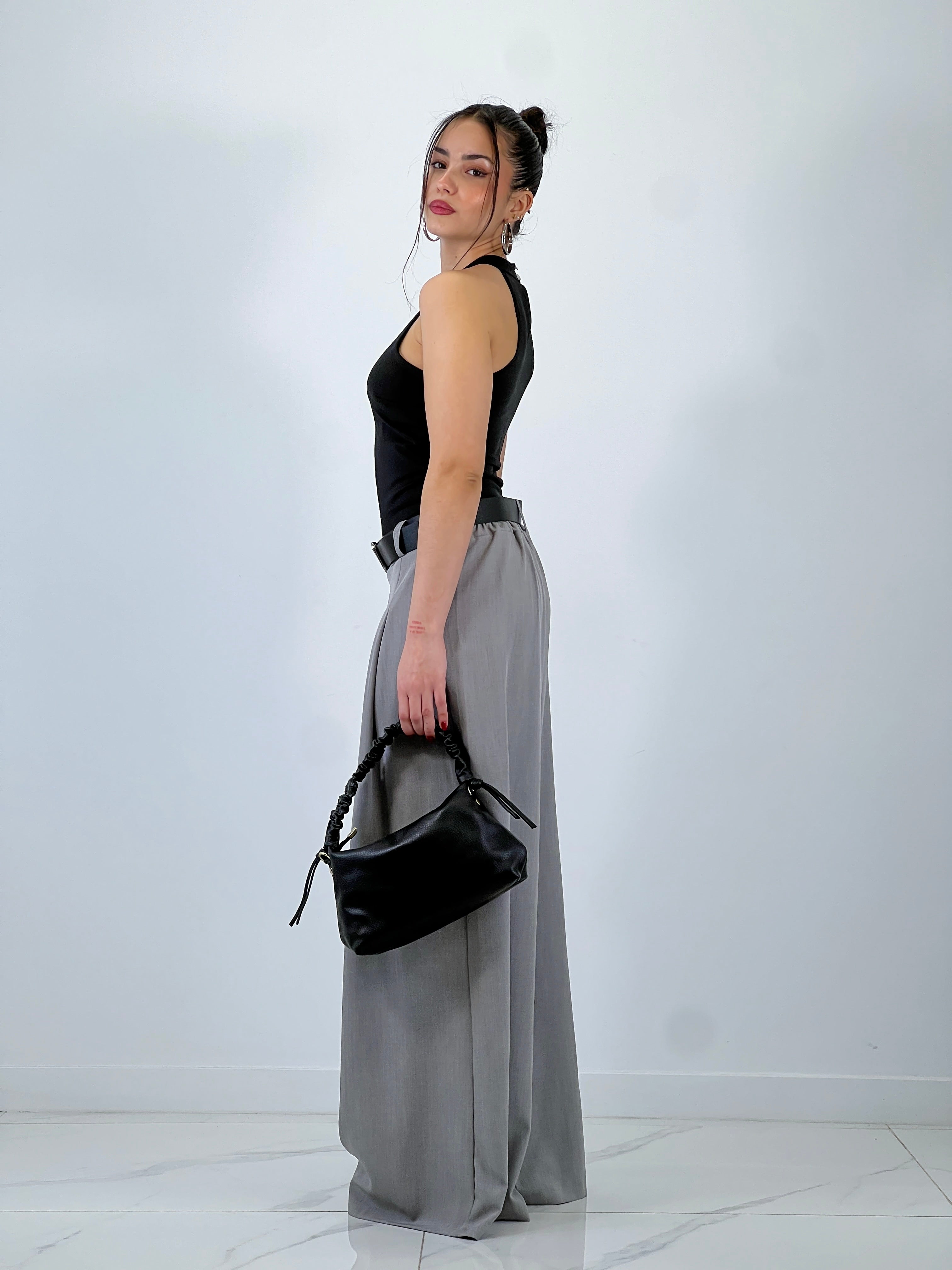 Pantalón pinzas suelto