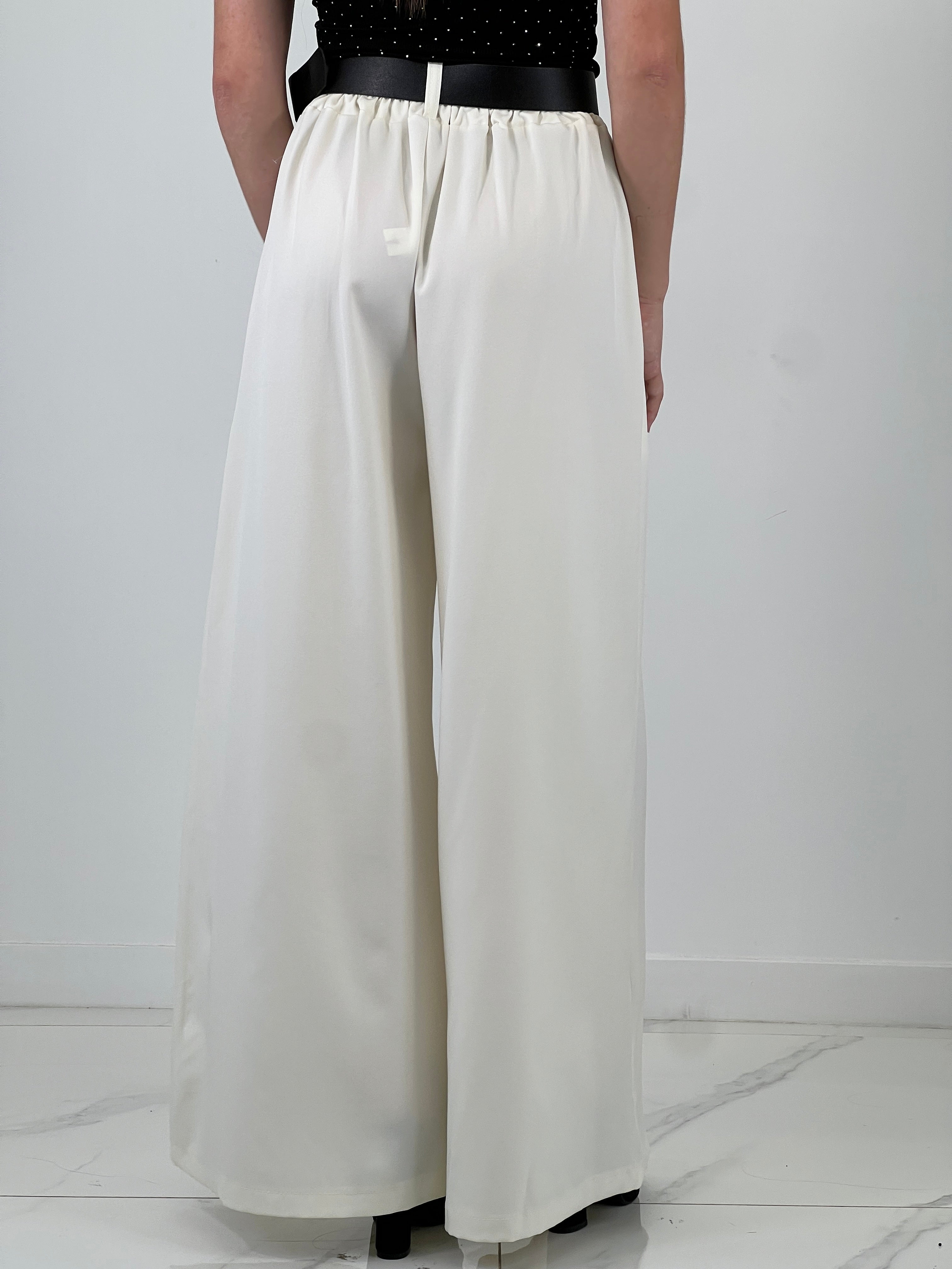 Pantalón pinzas suelto