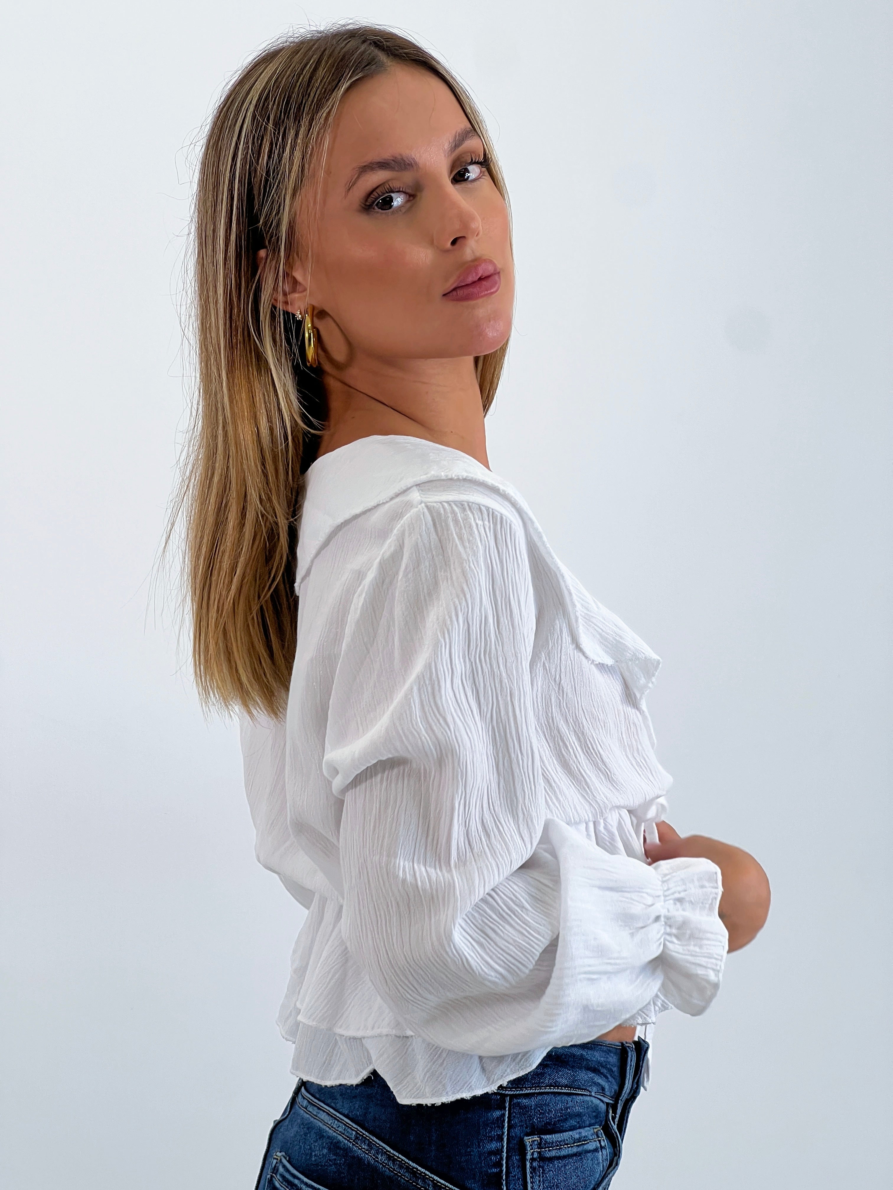 Blusa fruncida cuerda volante