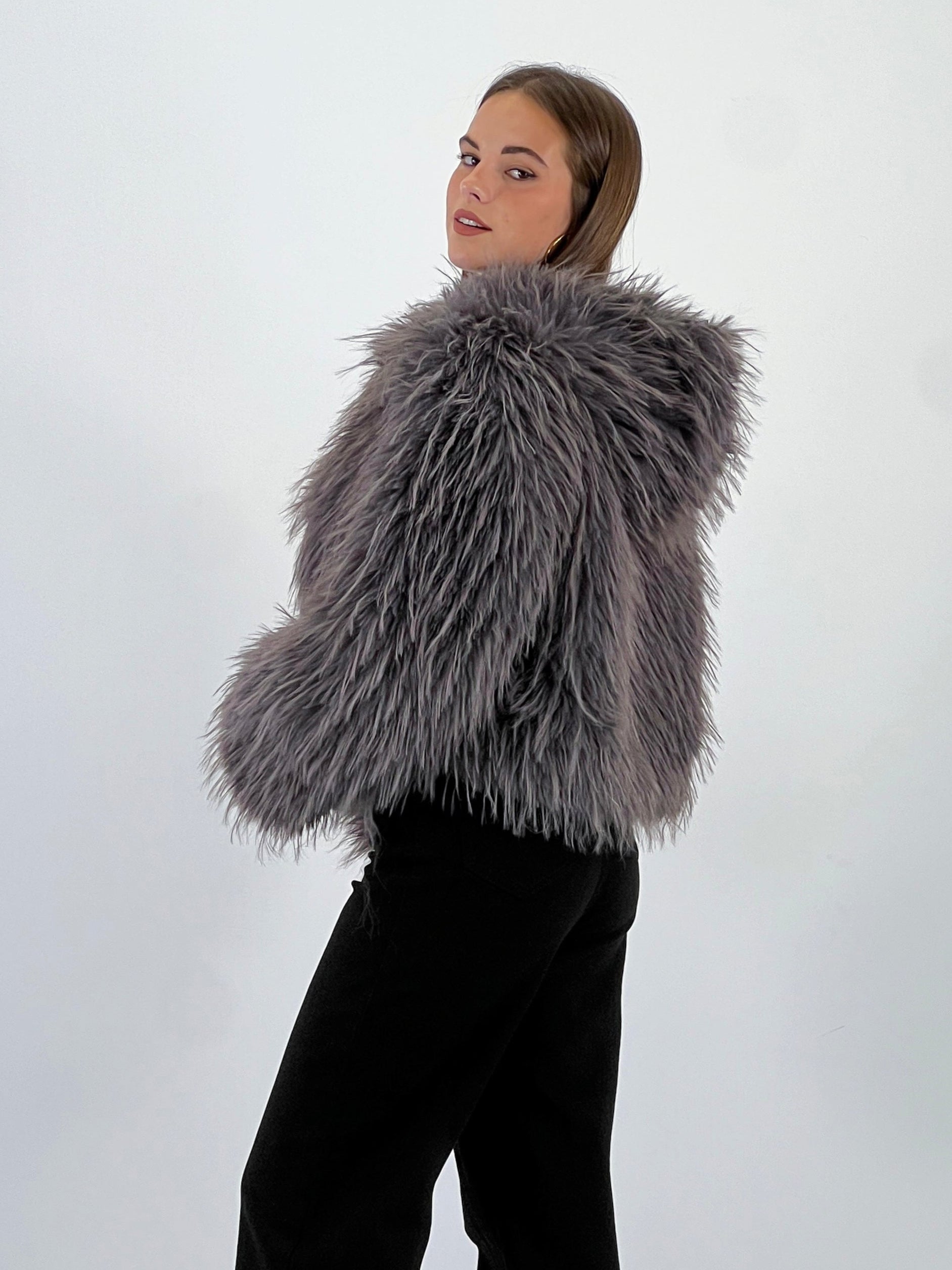 Chaqueta efecto pelo capucha