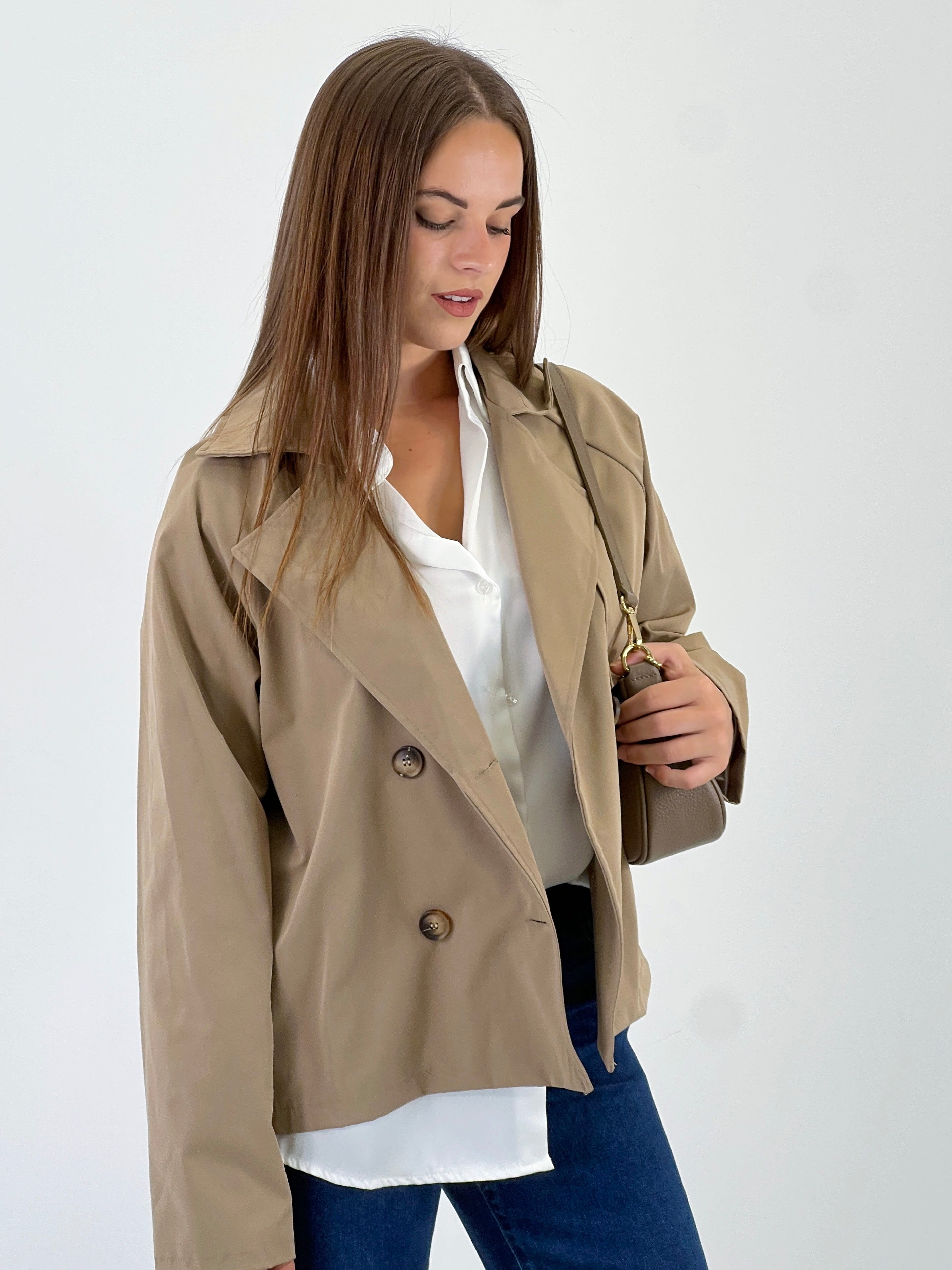 Gabardina trench corta