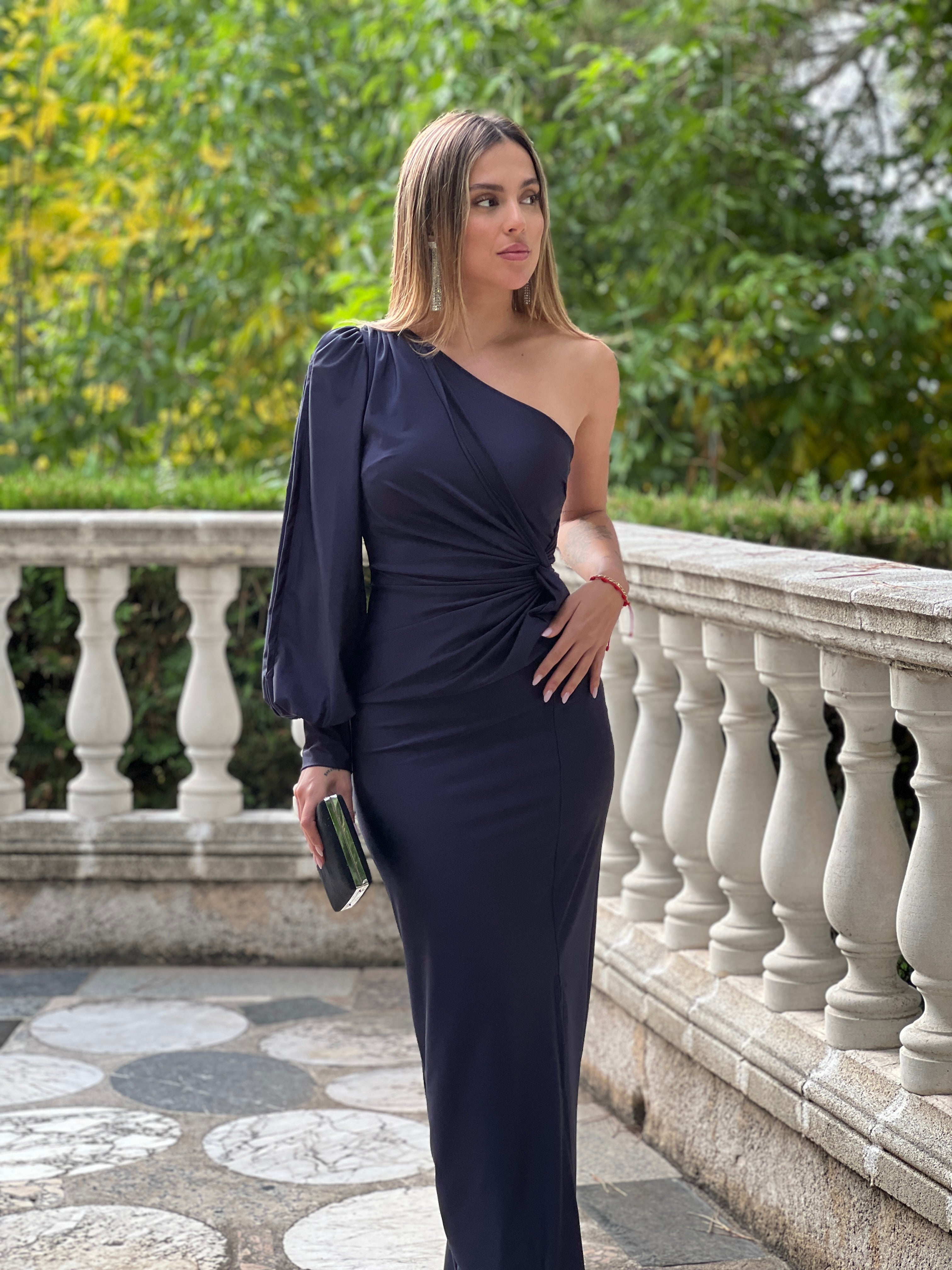 Vestido manga asimétrica Hera