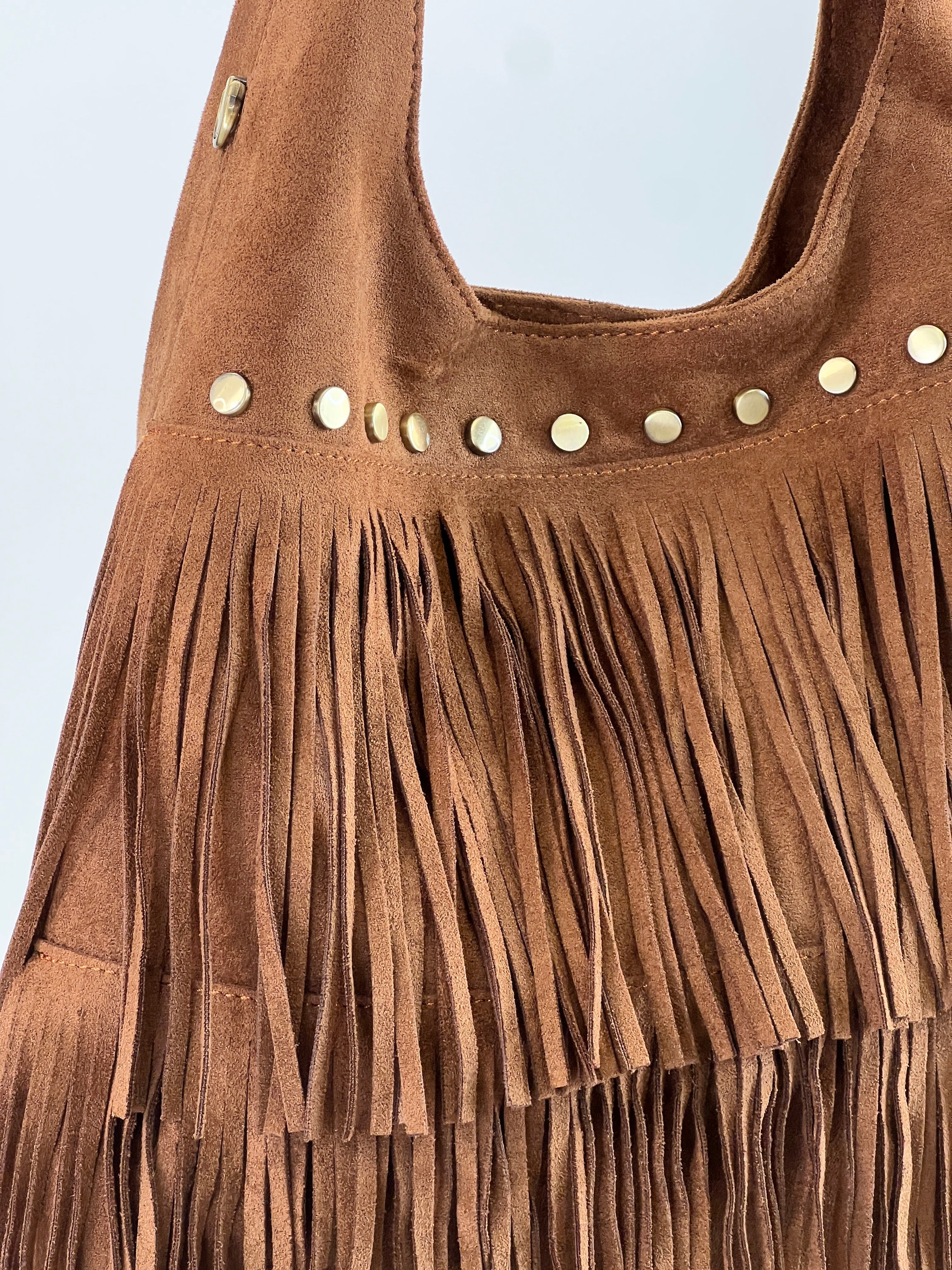 Bolso flecos tachuela