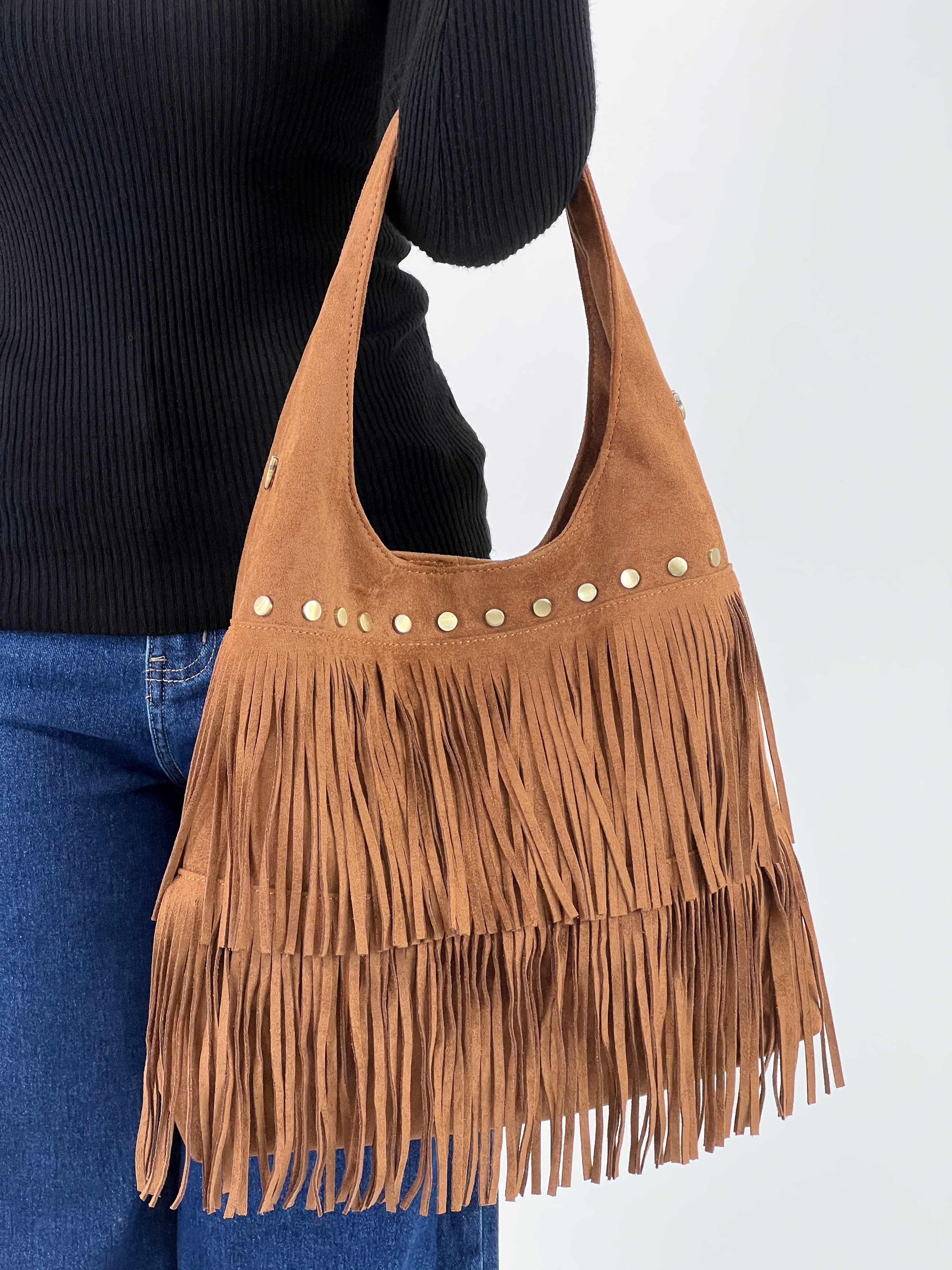 Bolso flecos tachuela