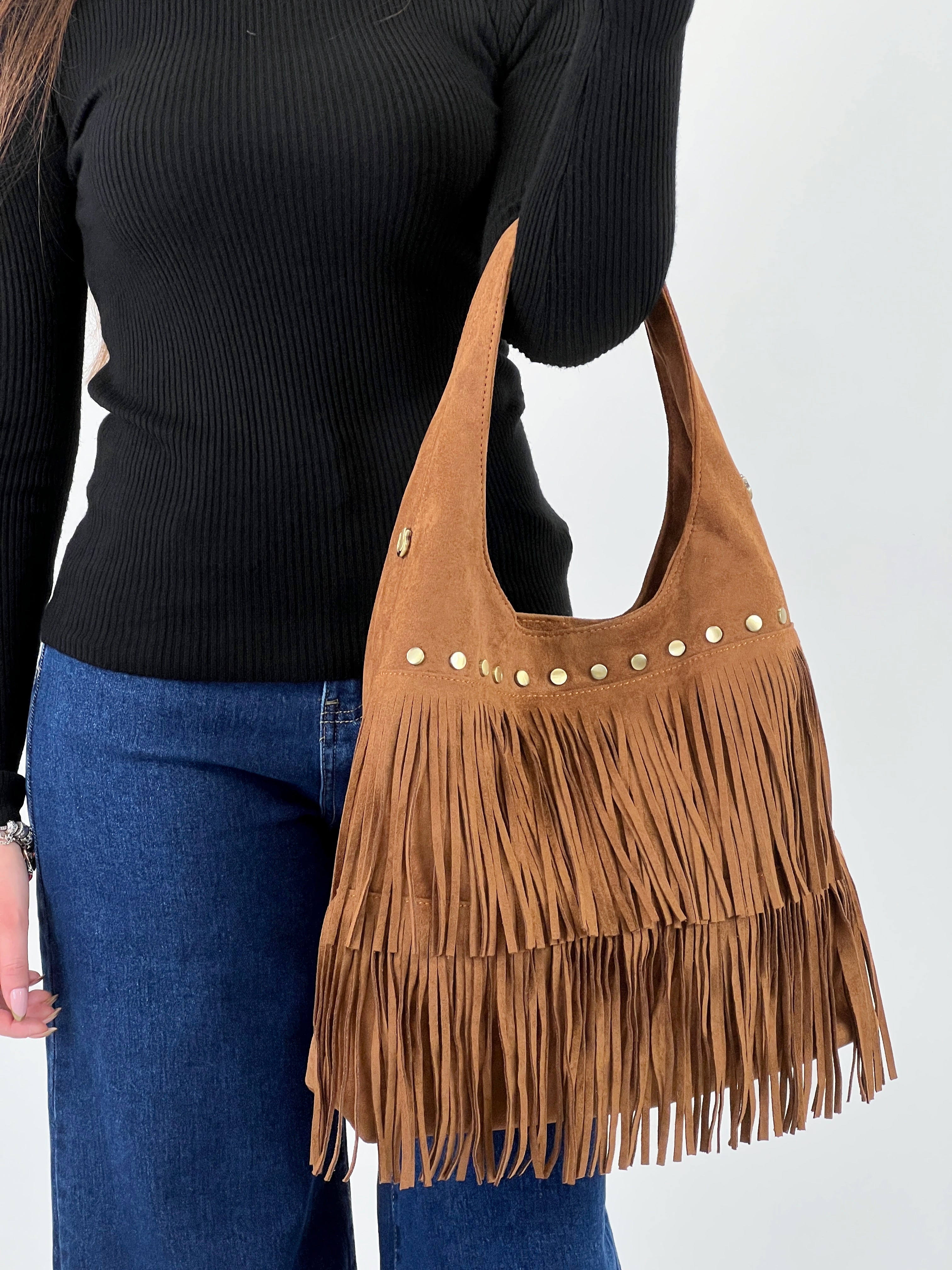 Bolso flecos tachuela