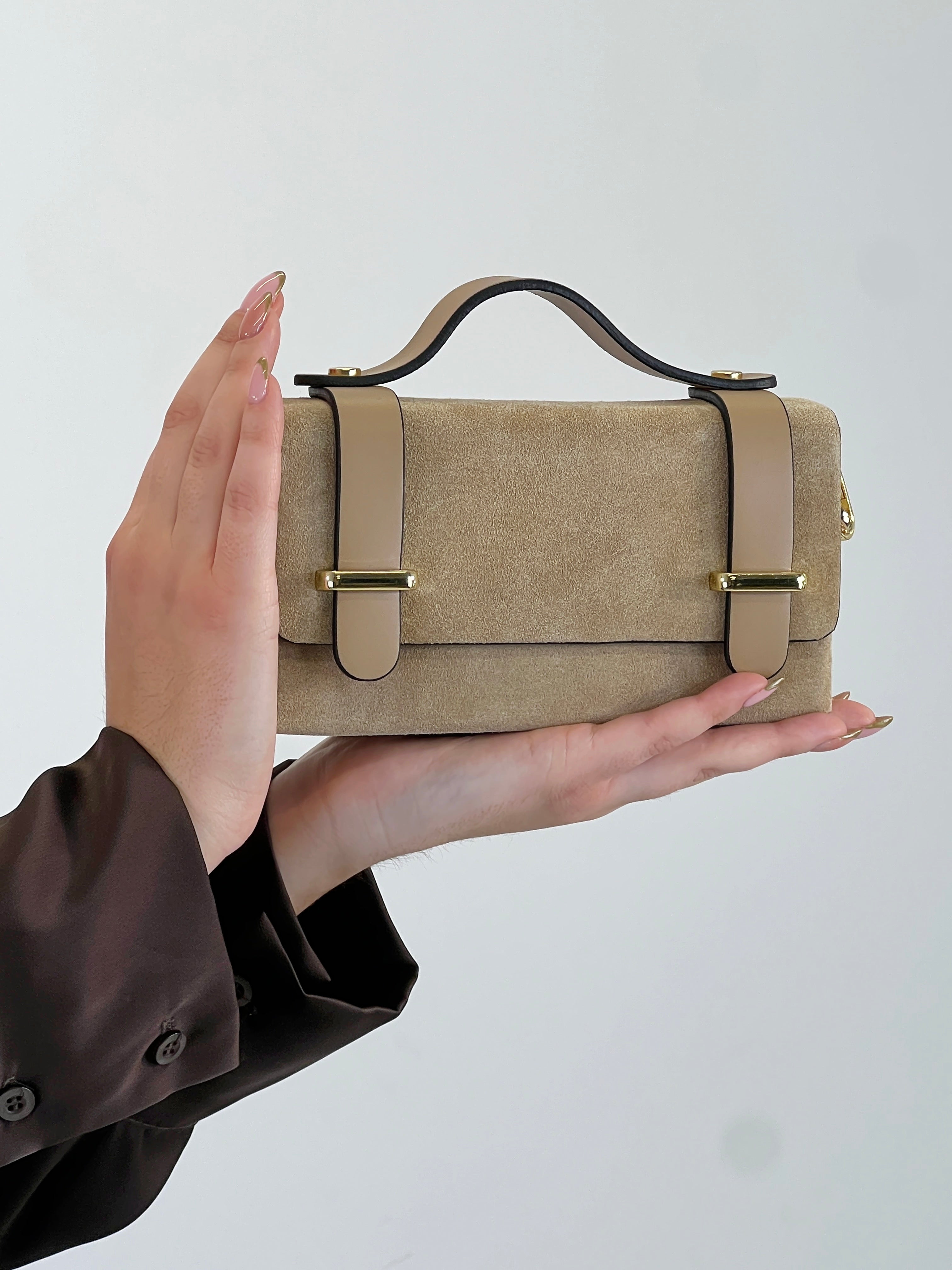 Bolso de piel correas