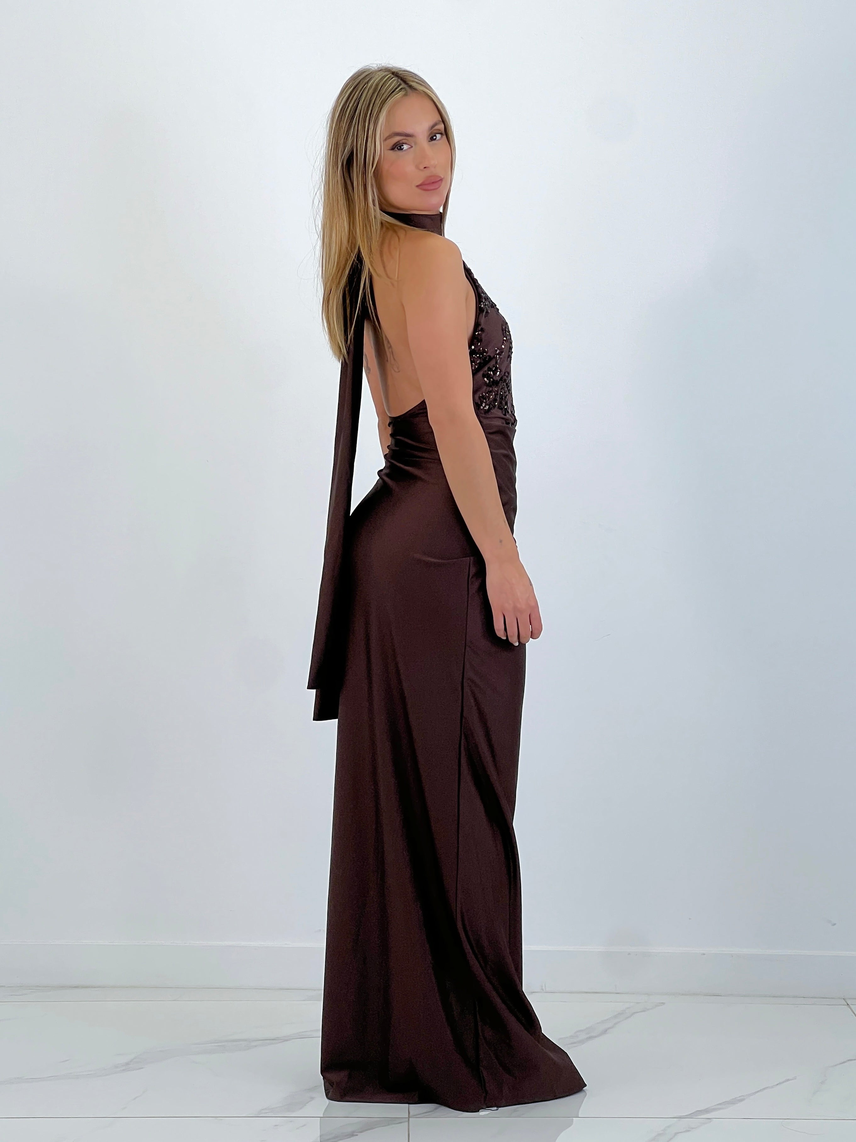 Vestido raso halter lentejuelas