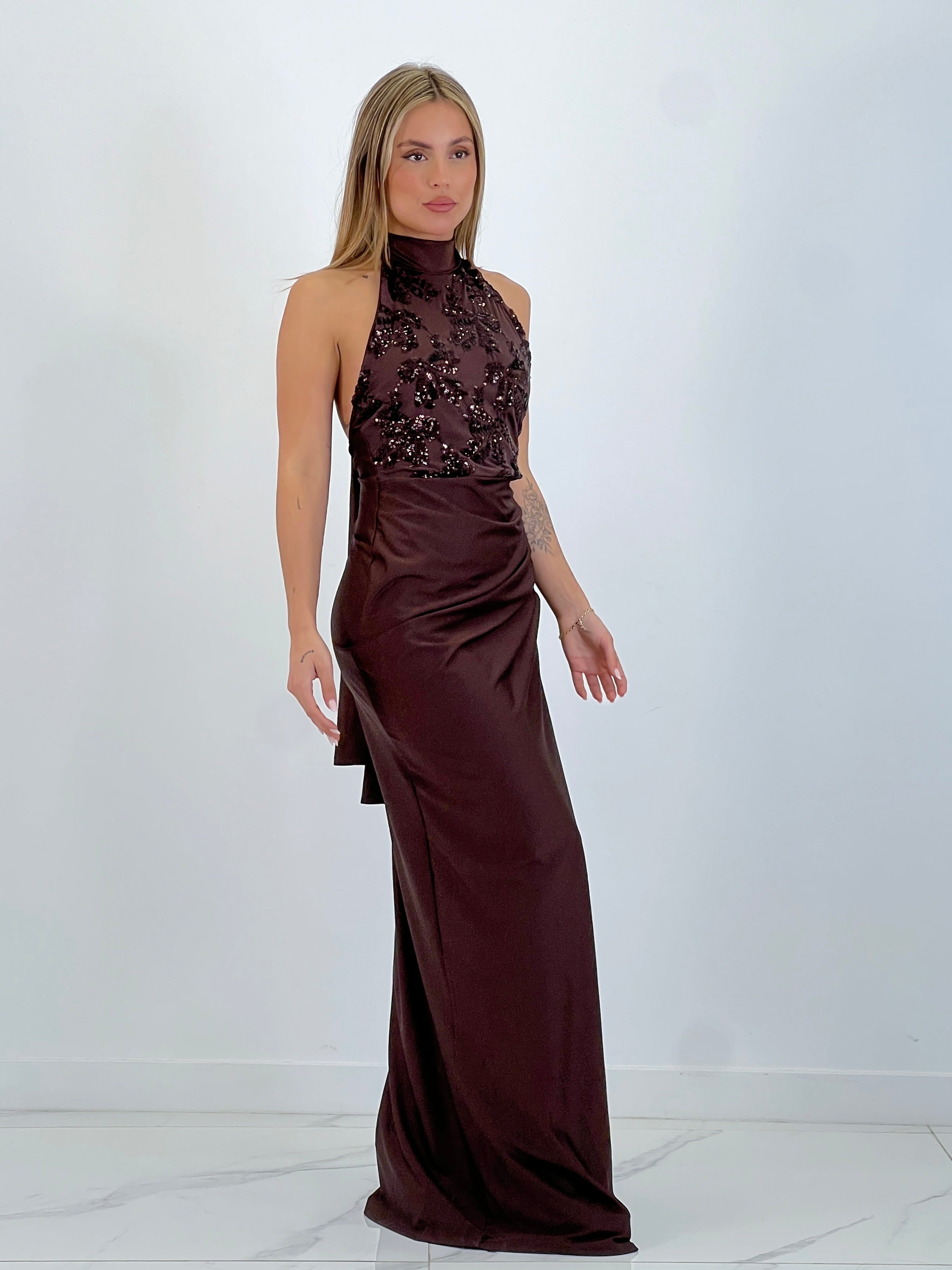 Vestido raso halter lentejuelas