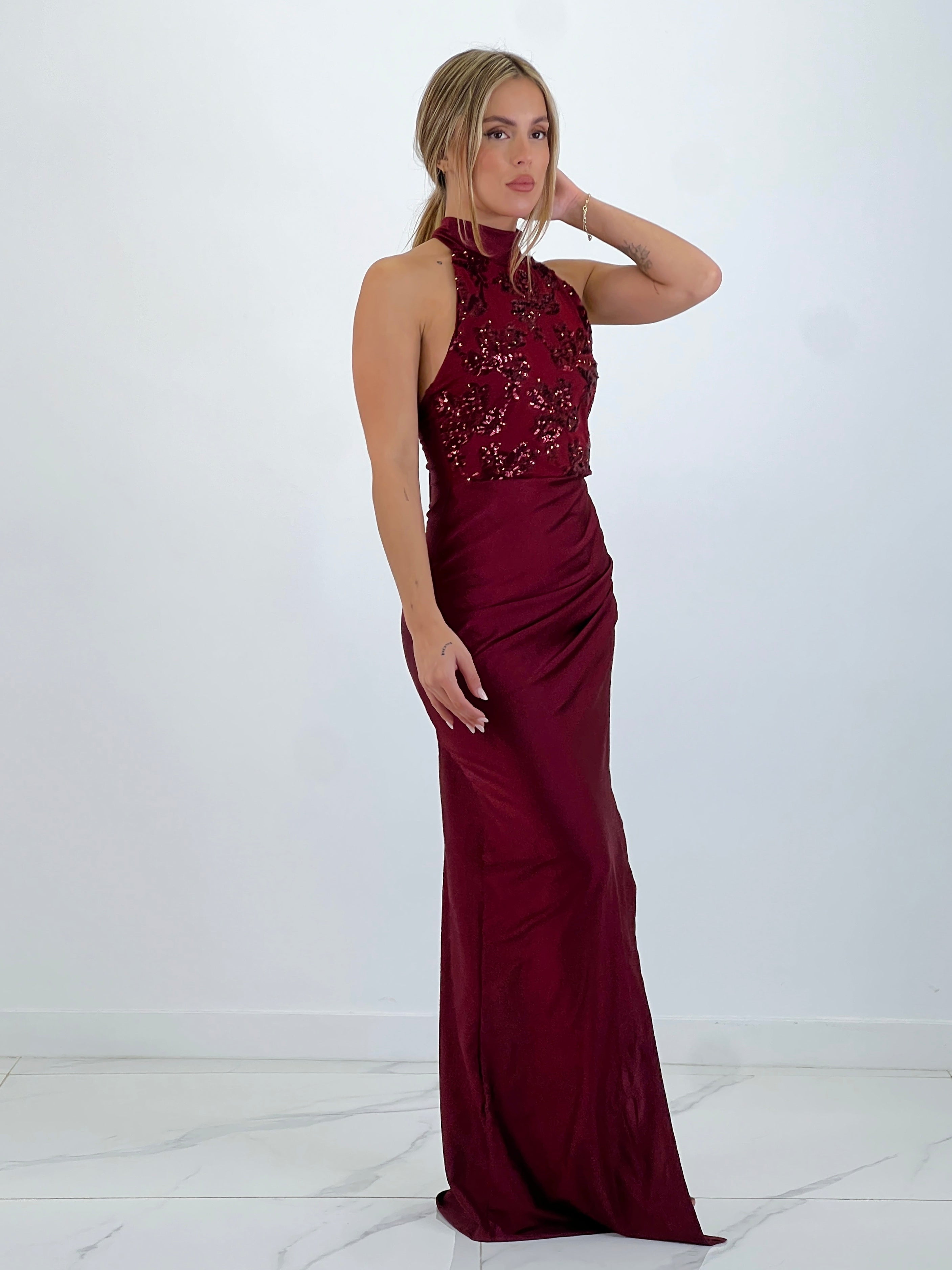 Vestido raso halter lentejuelas