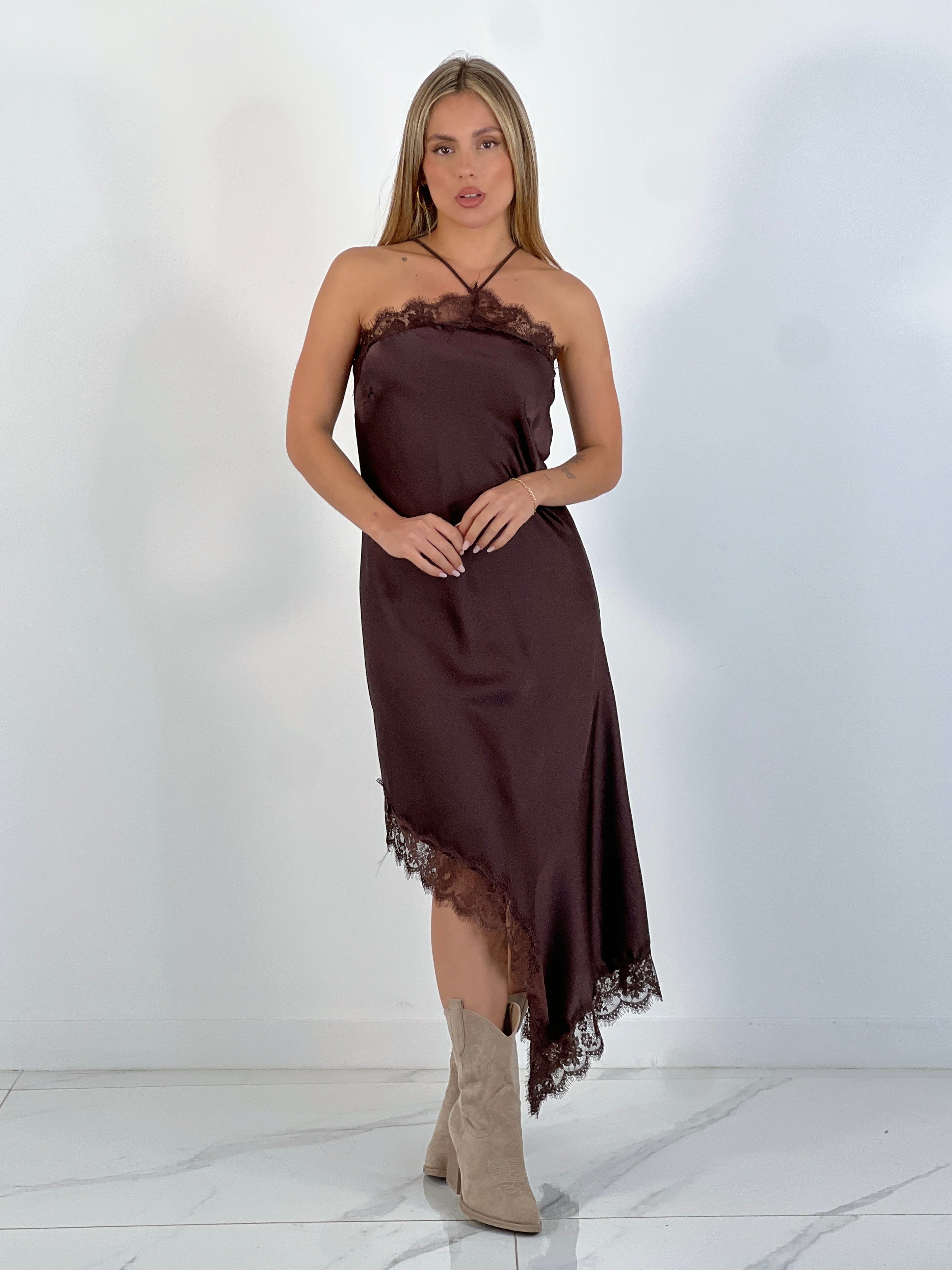 Vestido satinado encaje