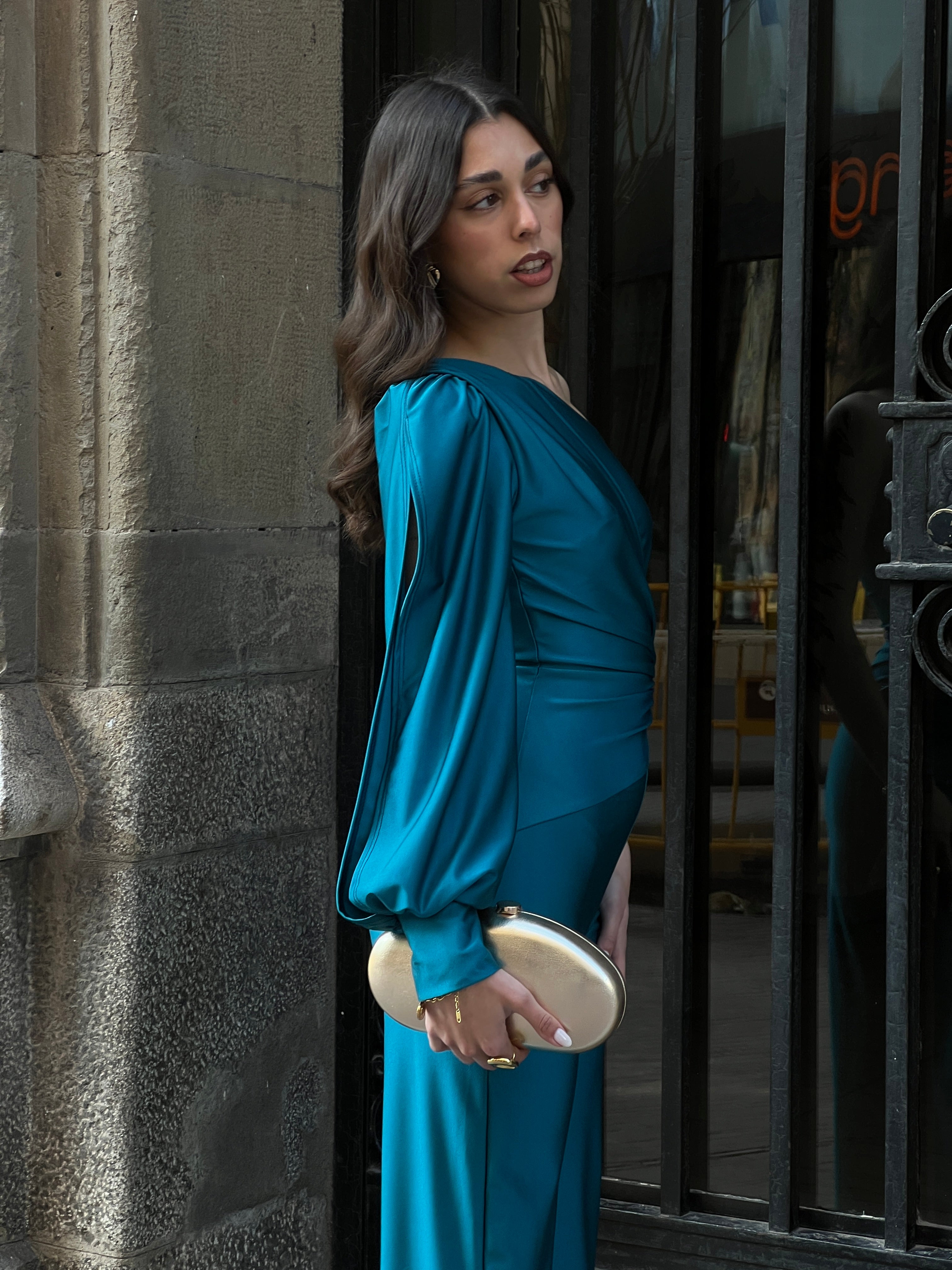 Tuta monopezzo asimmetrica a manica lunga